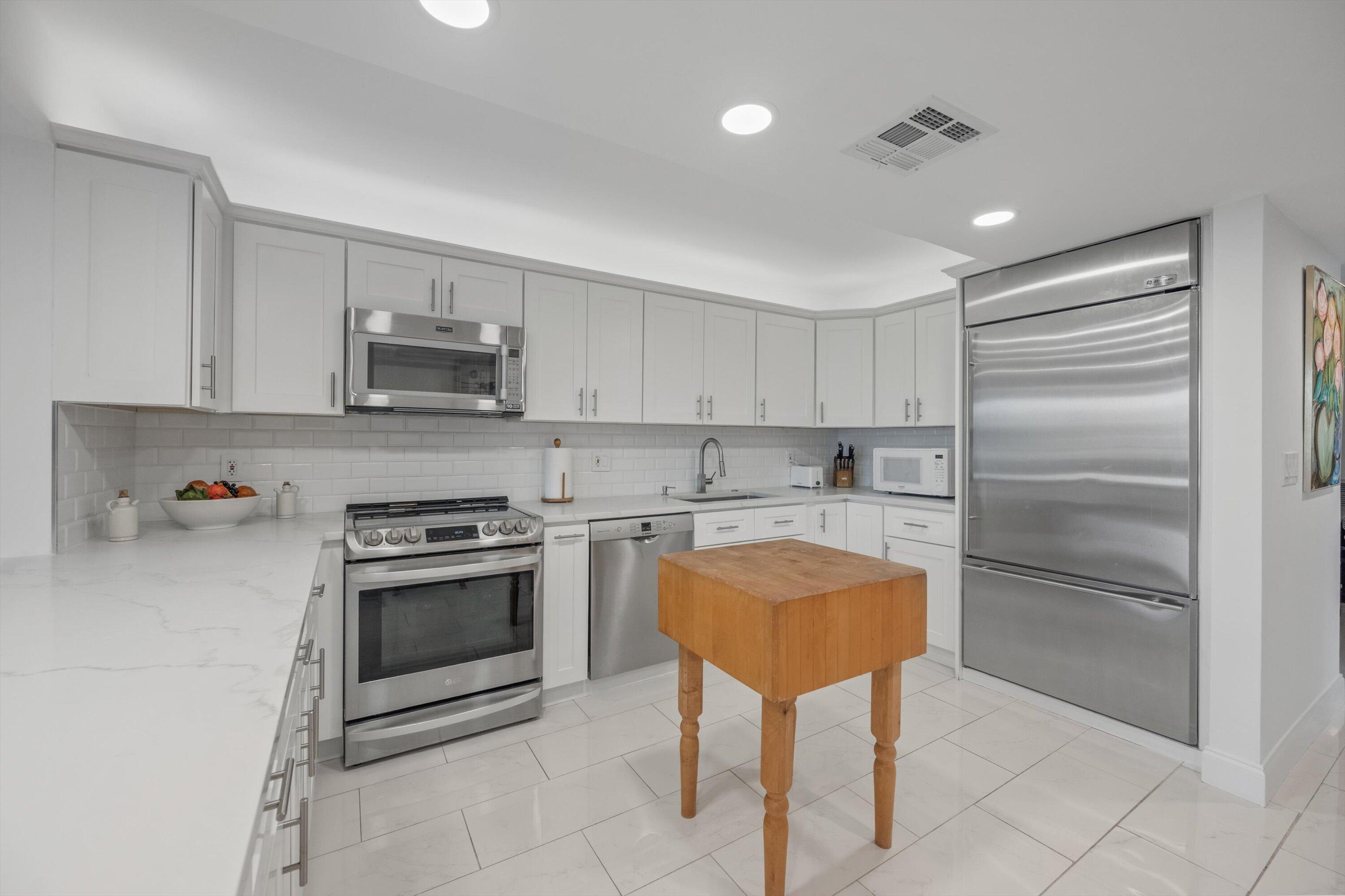 LA PENSEE CONDO - Residential