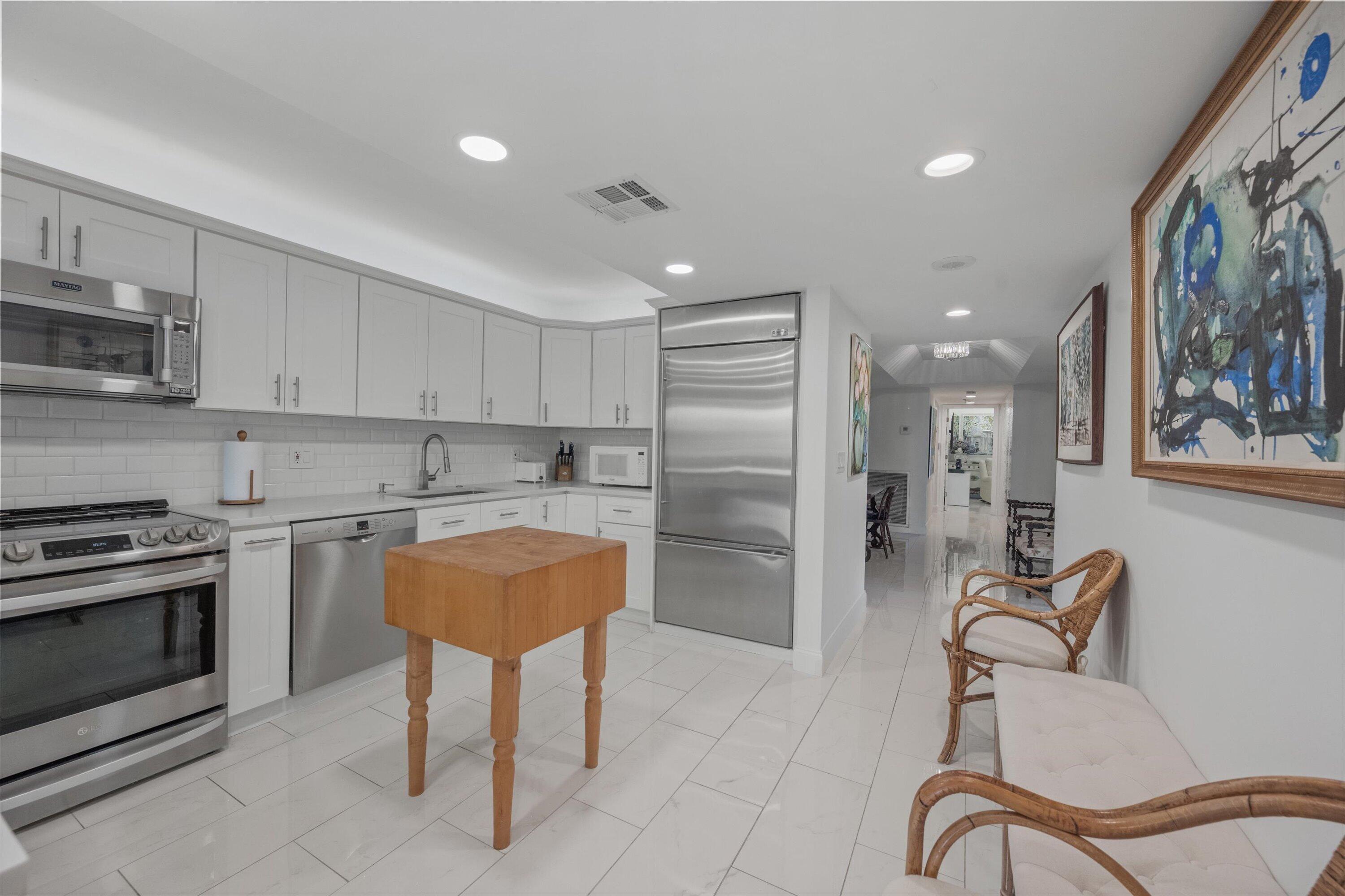 LA PENSEE CONDO - Residential