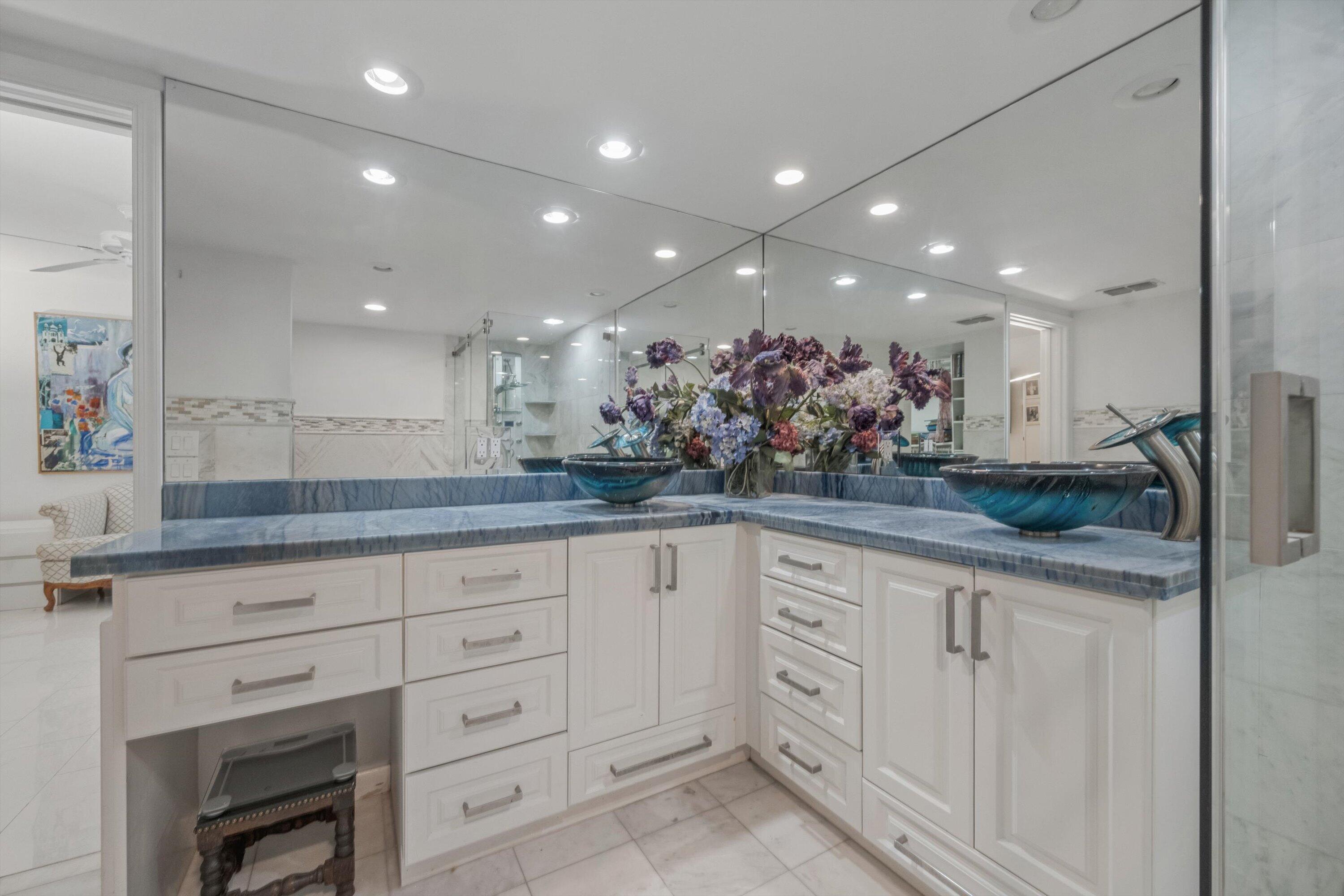 LA PENSEE CONDO - Residential