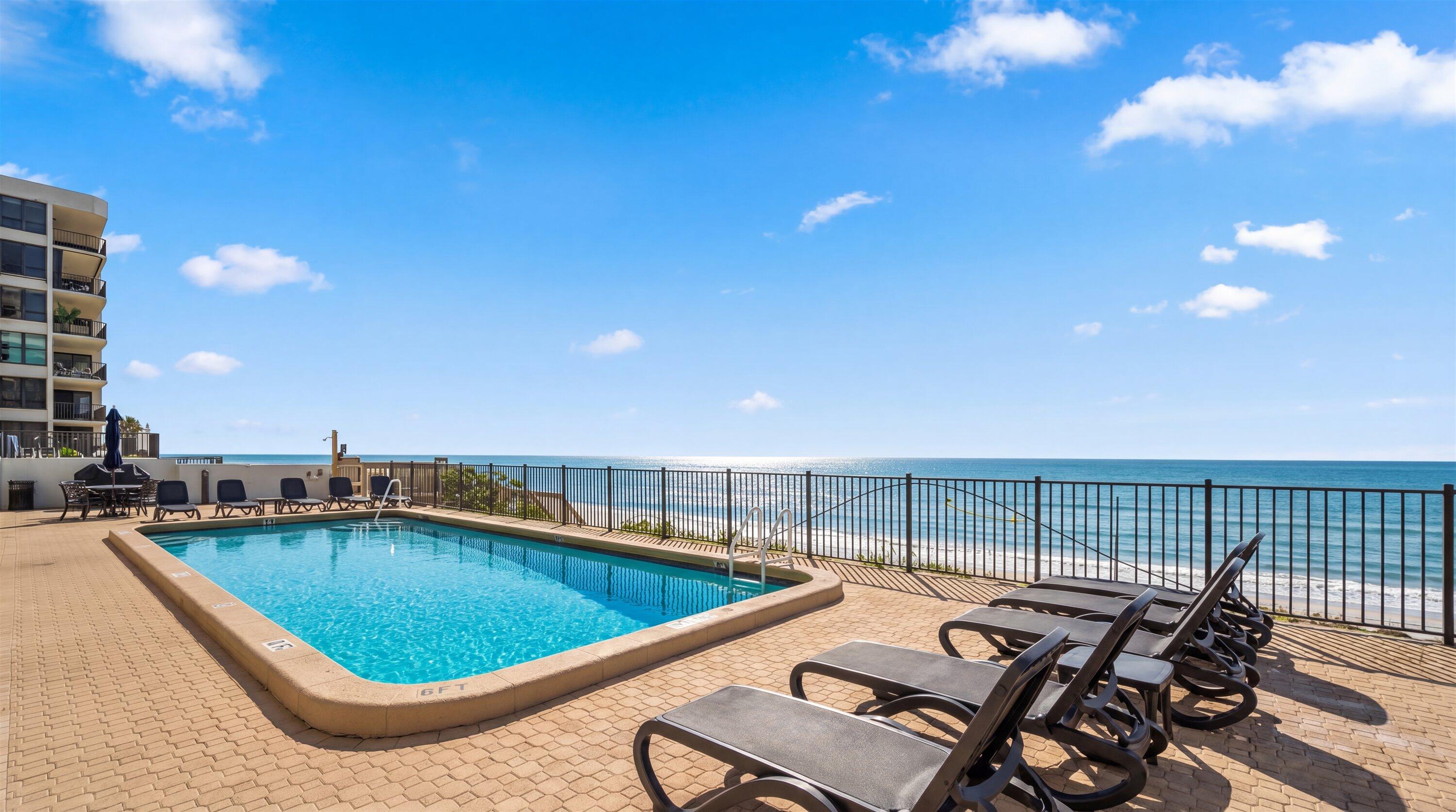LA PENSEE CONDO - Residential