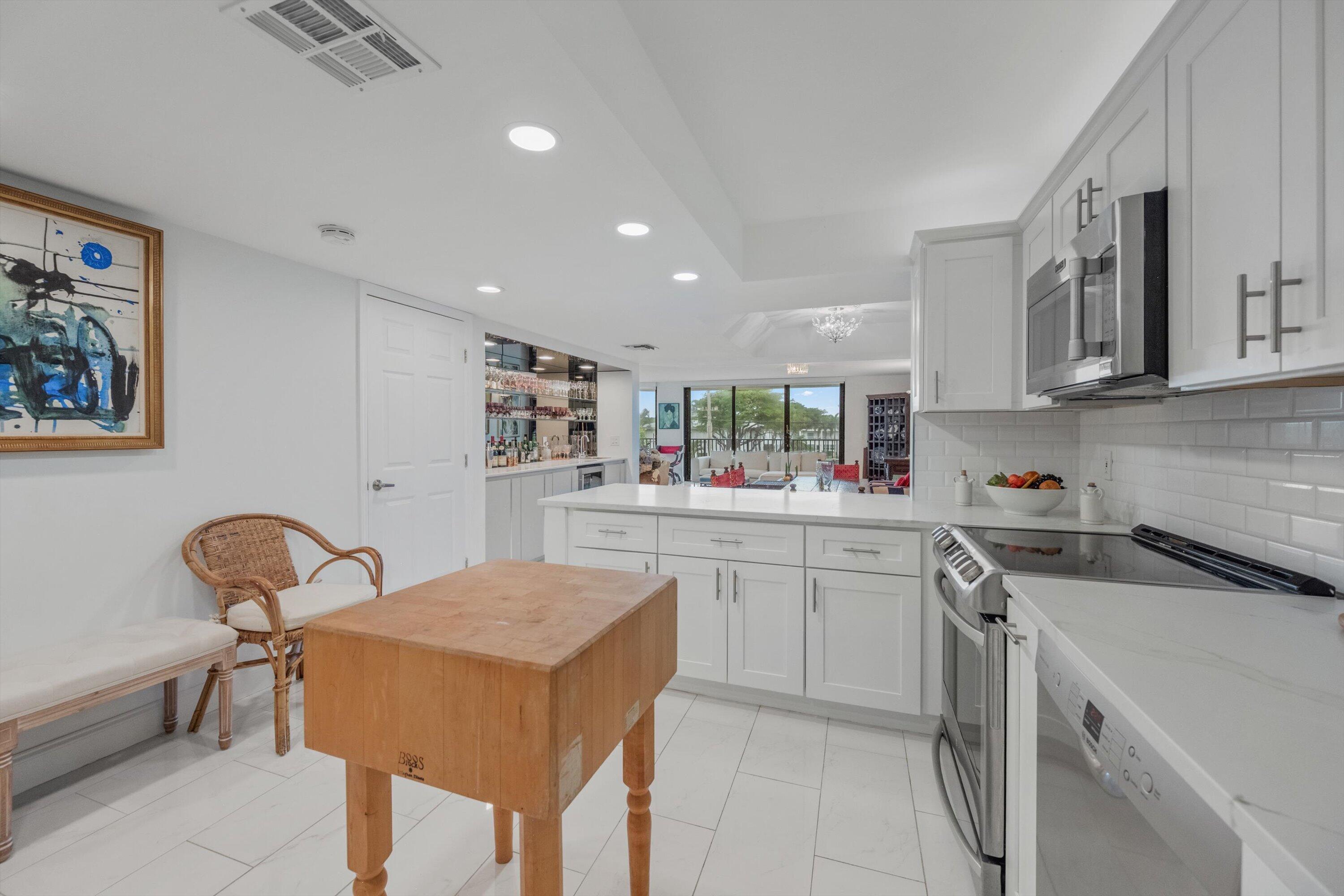 LA PENSEE CONDO - Residential