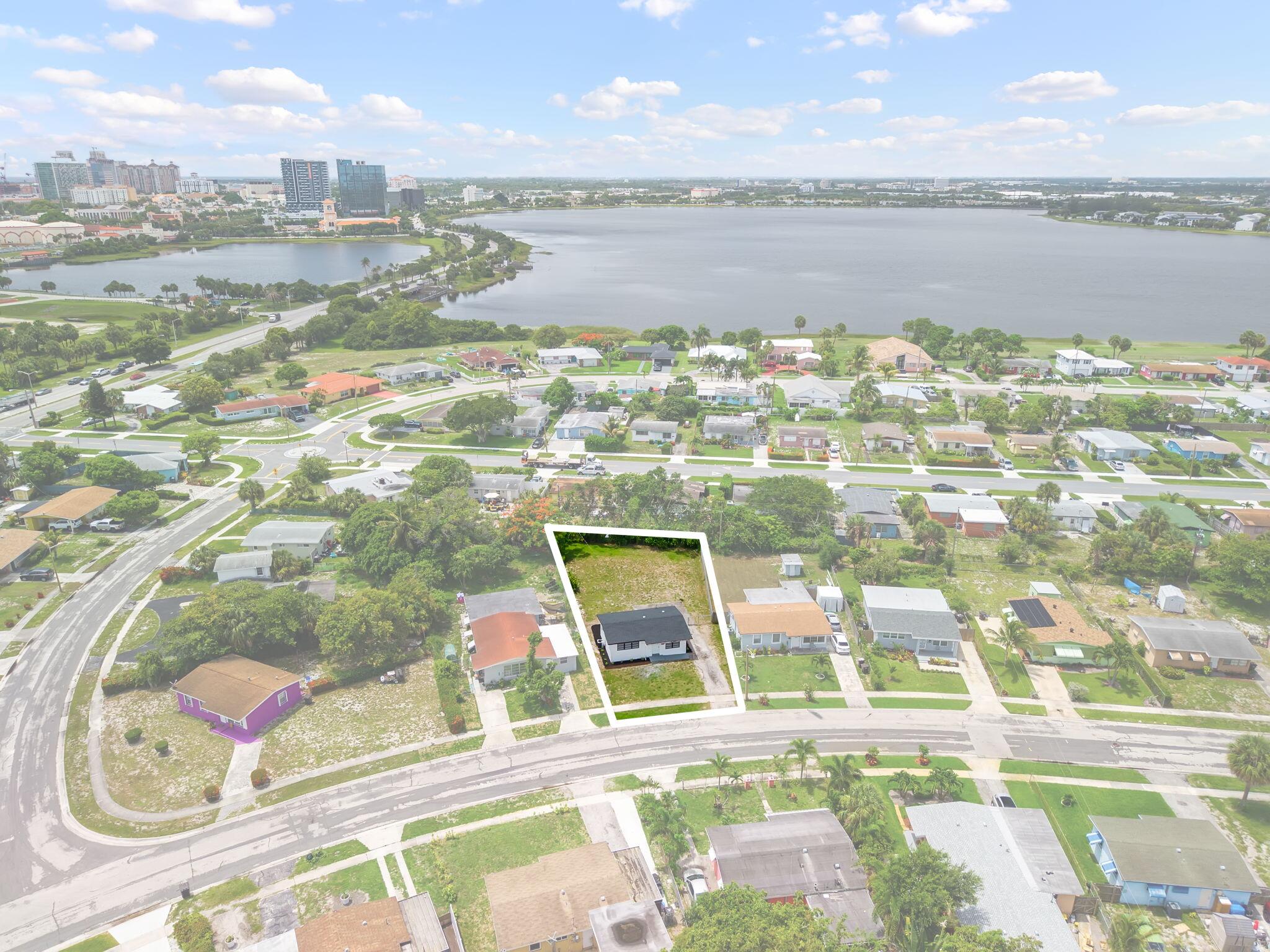 ROOSEVELT ESTATES - Residential