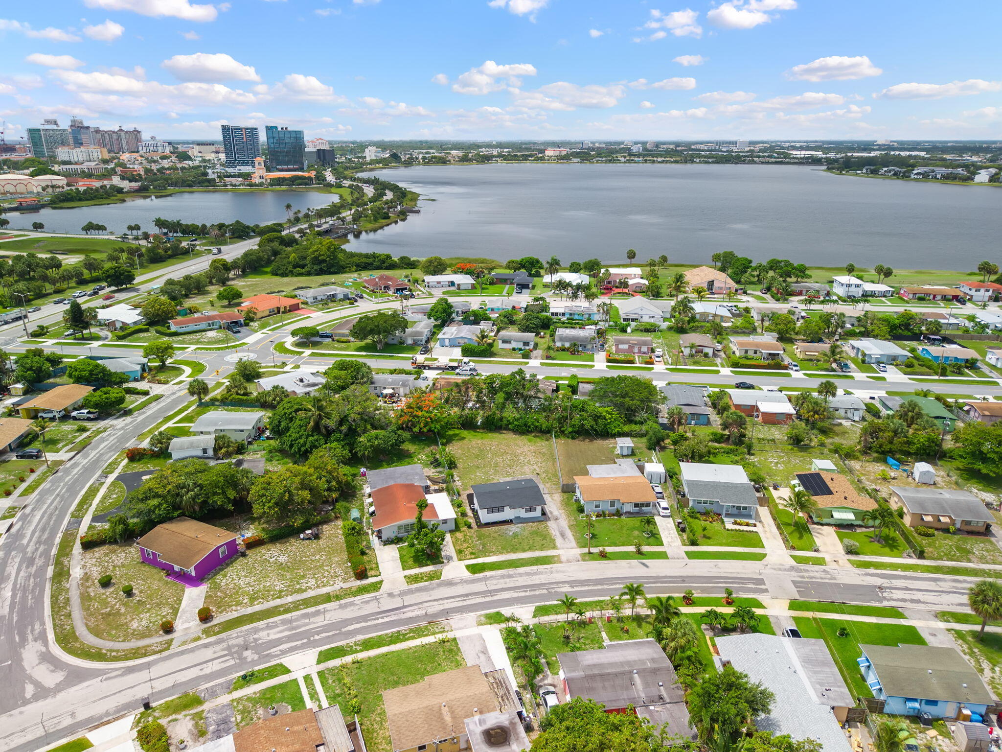 ROOSEVELT ESTATES - Residential