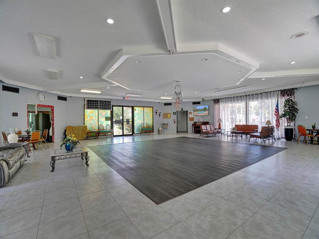 DAHLIA GARDENS CONDO - Residential Lease