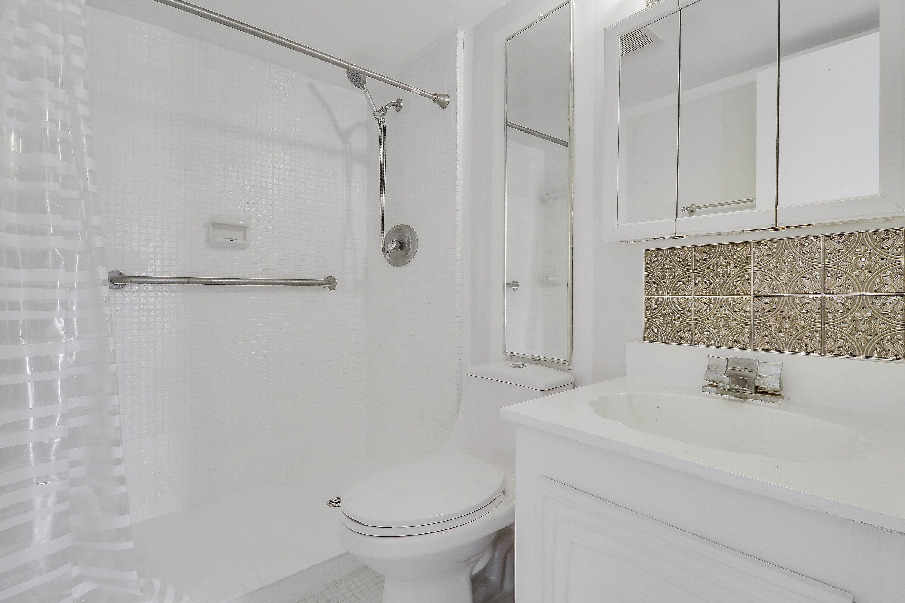 WILSHIRE WEST CONDOS - Residential Lease