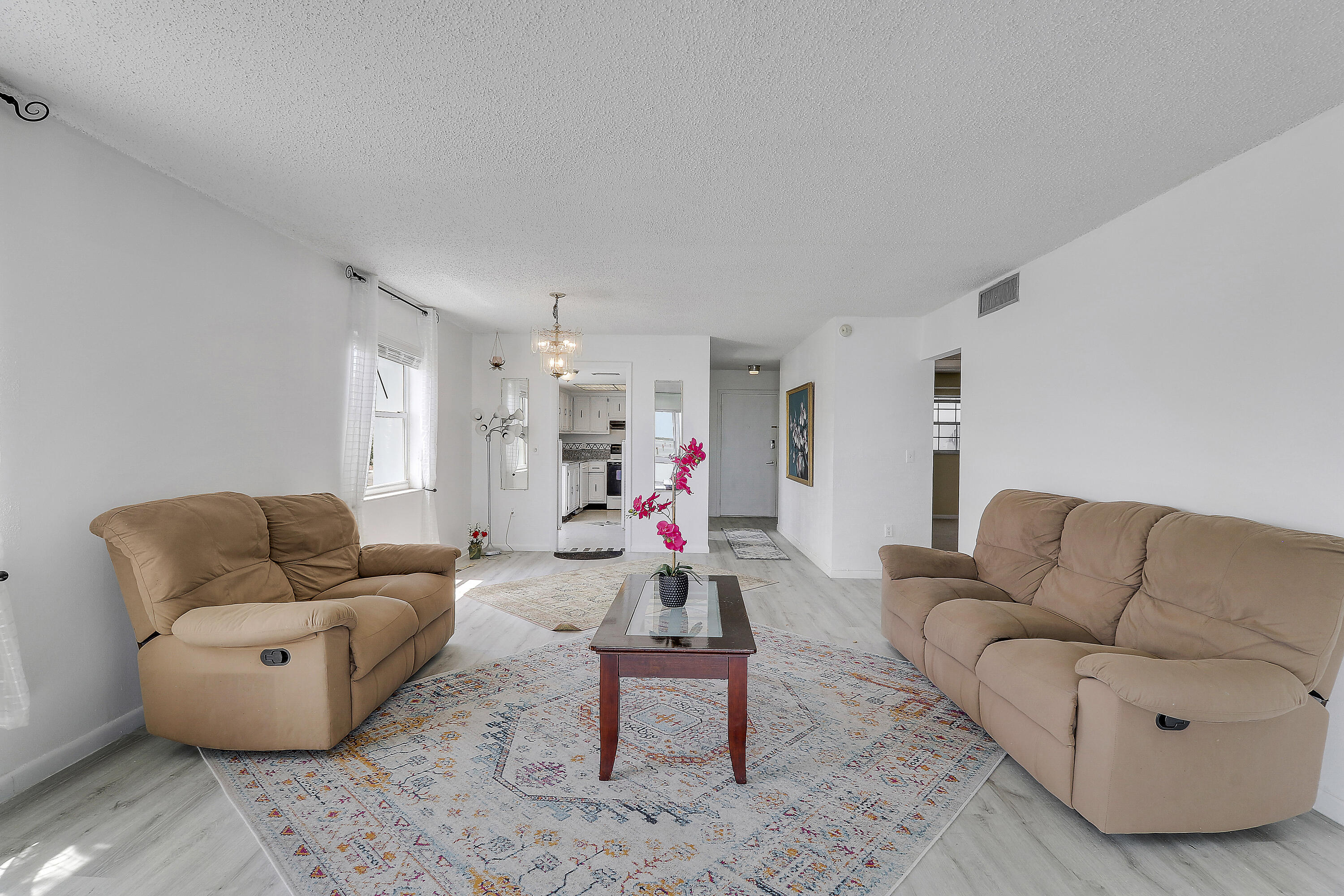 WILSHIRE WEST CONDOS - Residential Lease