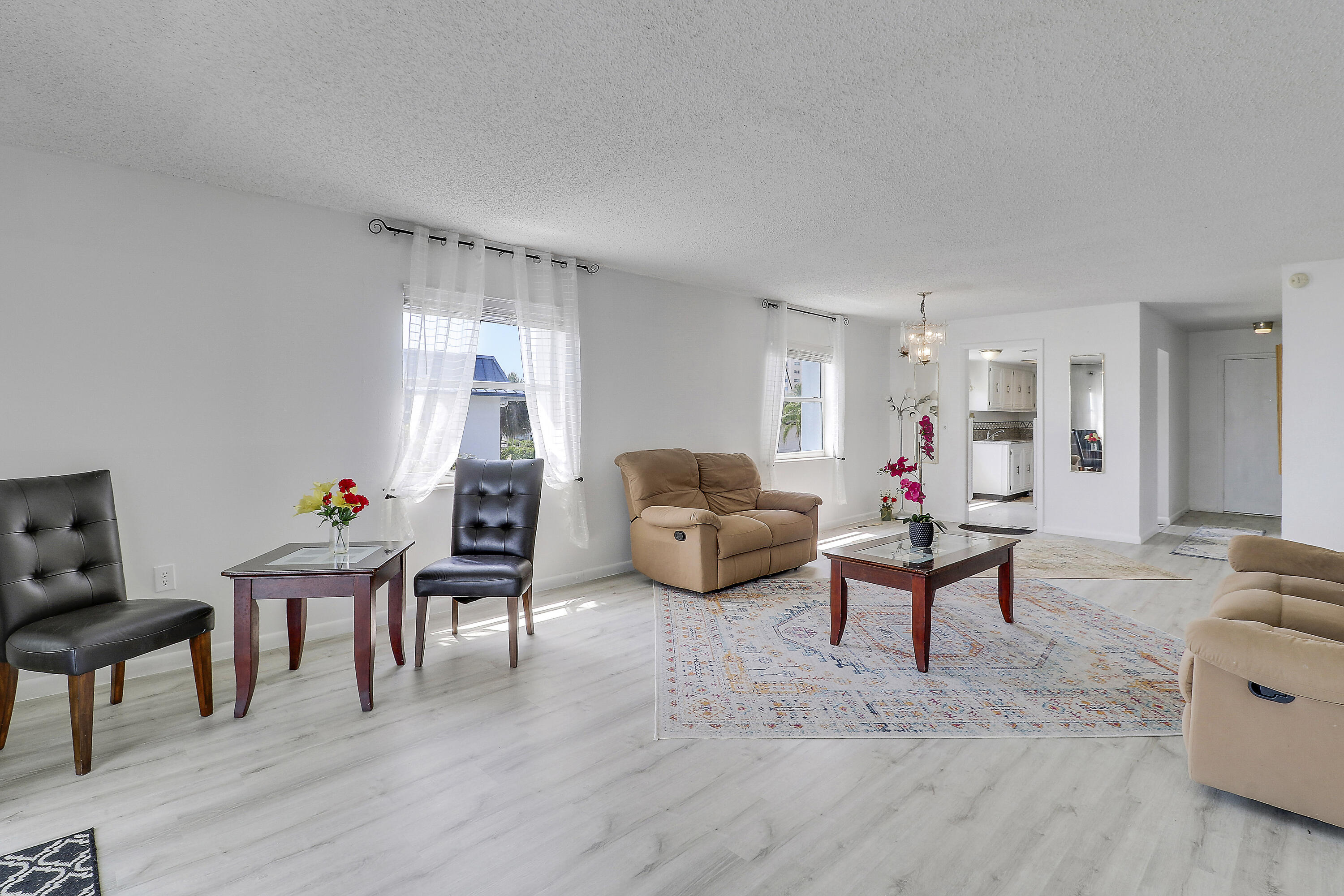 WILSHIRE WEST CONDOS - Residential Lease