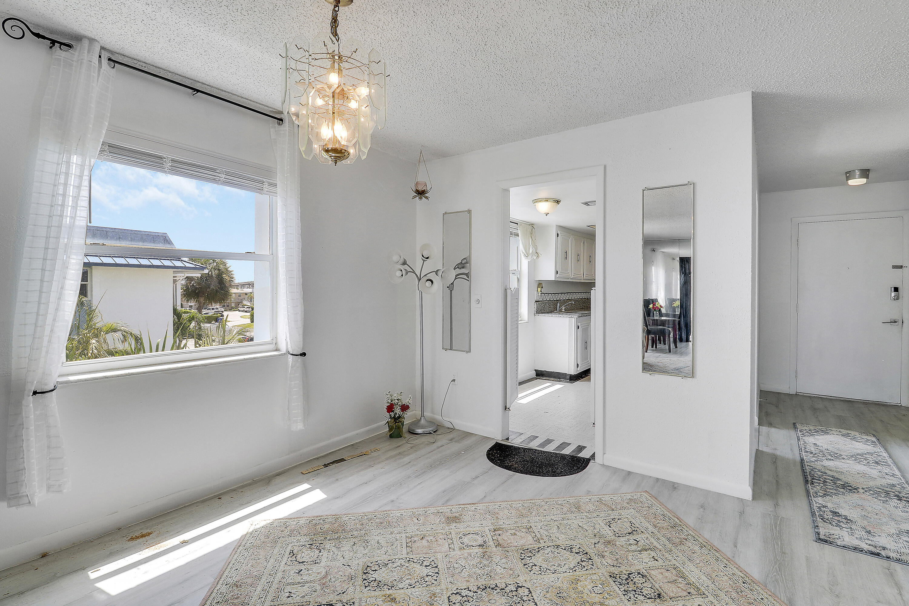 WILSHIRE WEST CONDOS - Residential Lease