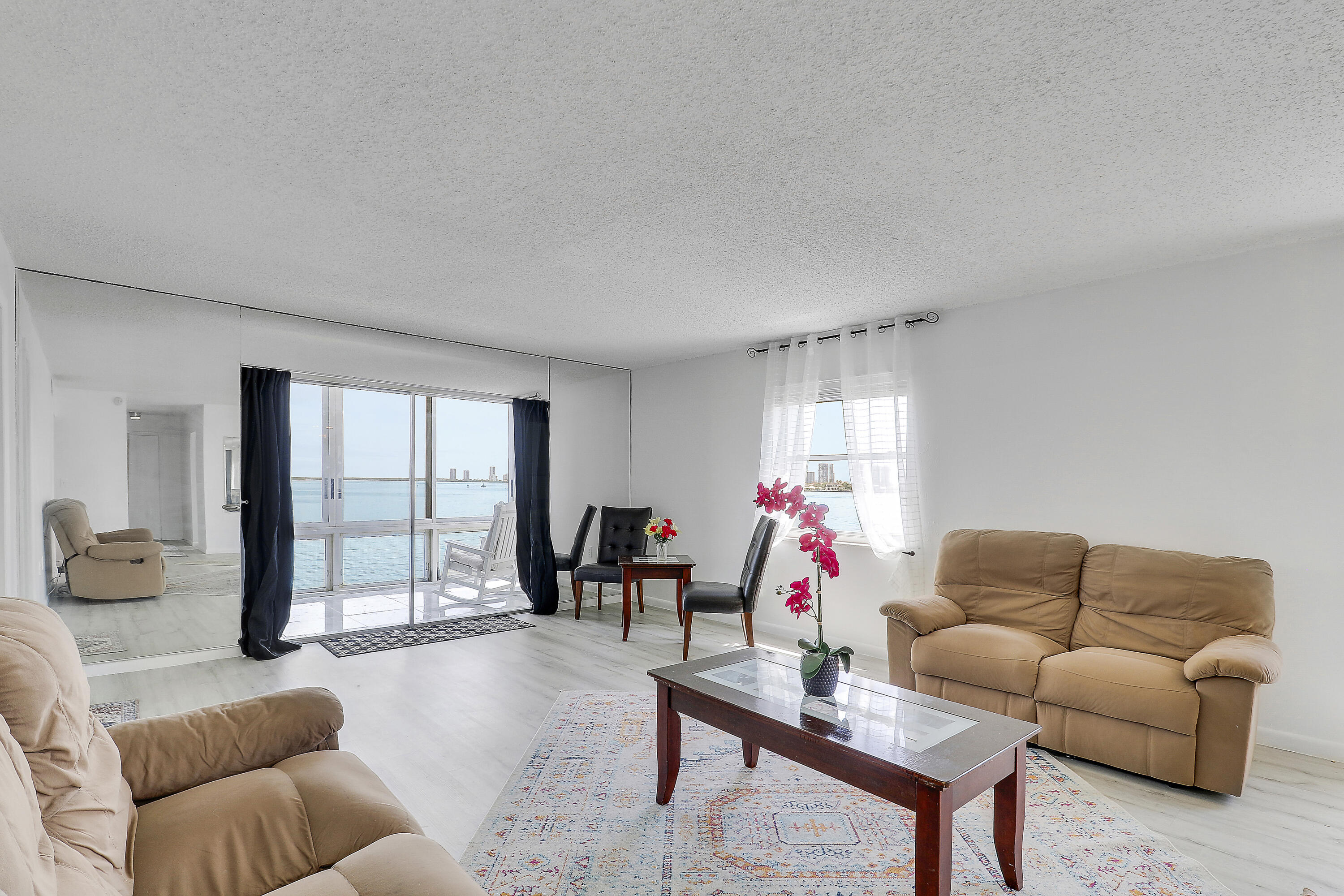 WILSHIRE WEST CONDOS - Residential Lease
