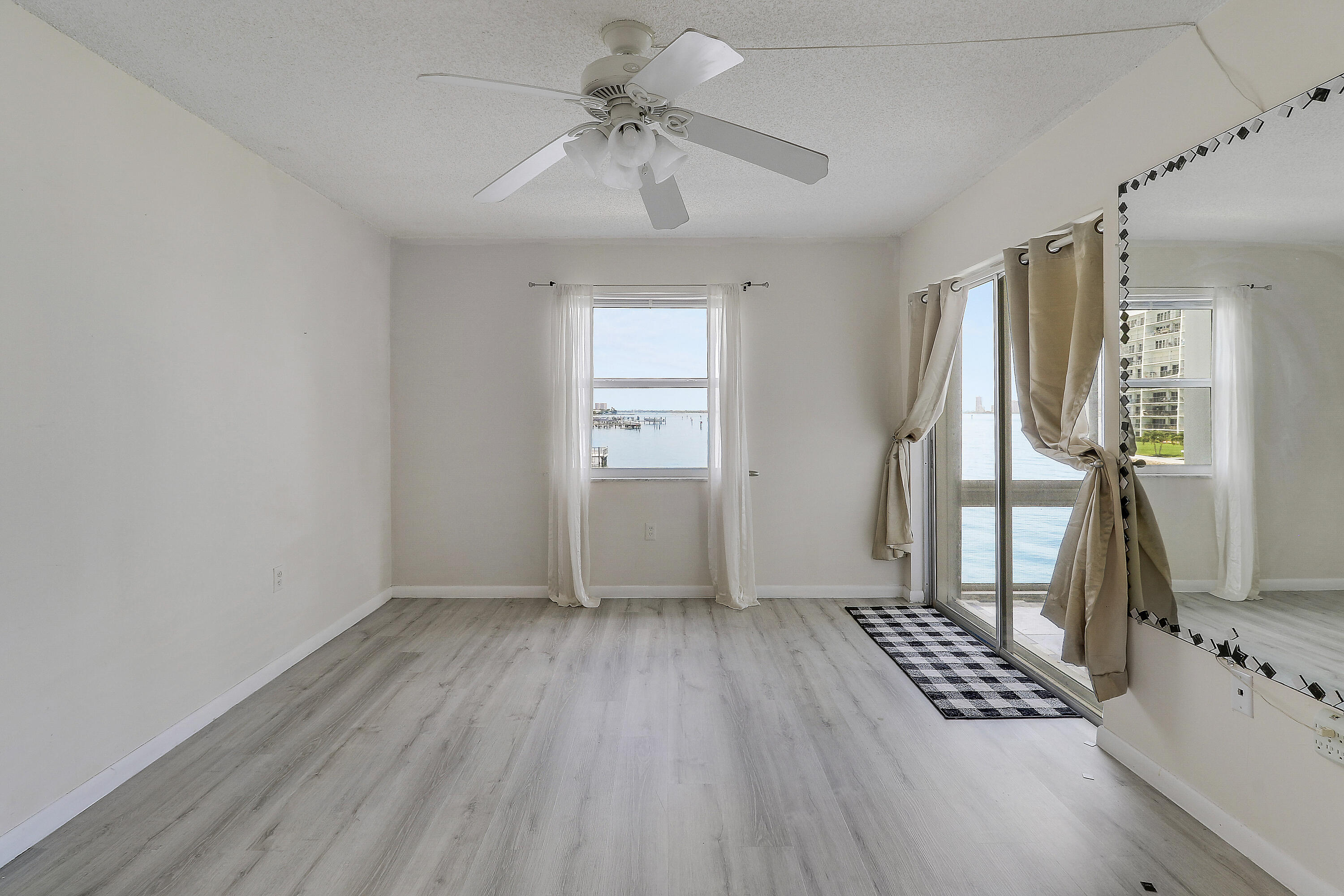WILSHIRE WEST CONDOS - Residential Lease