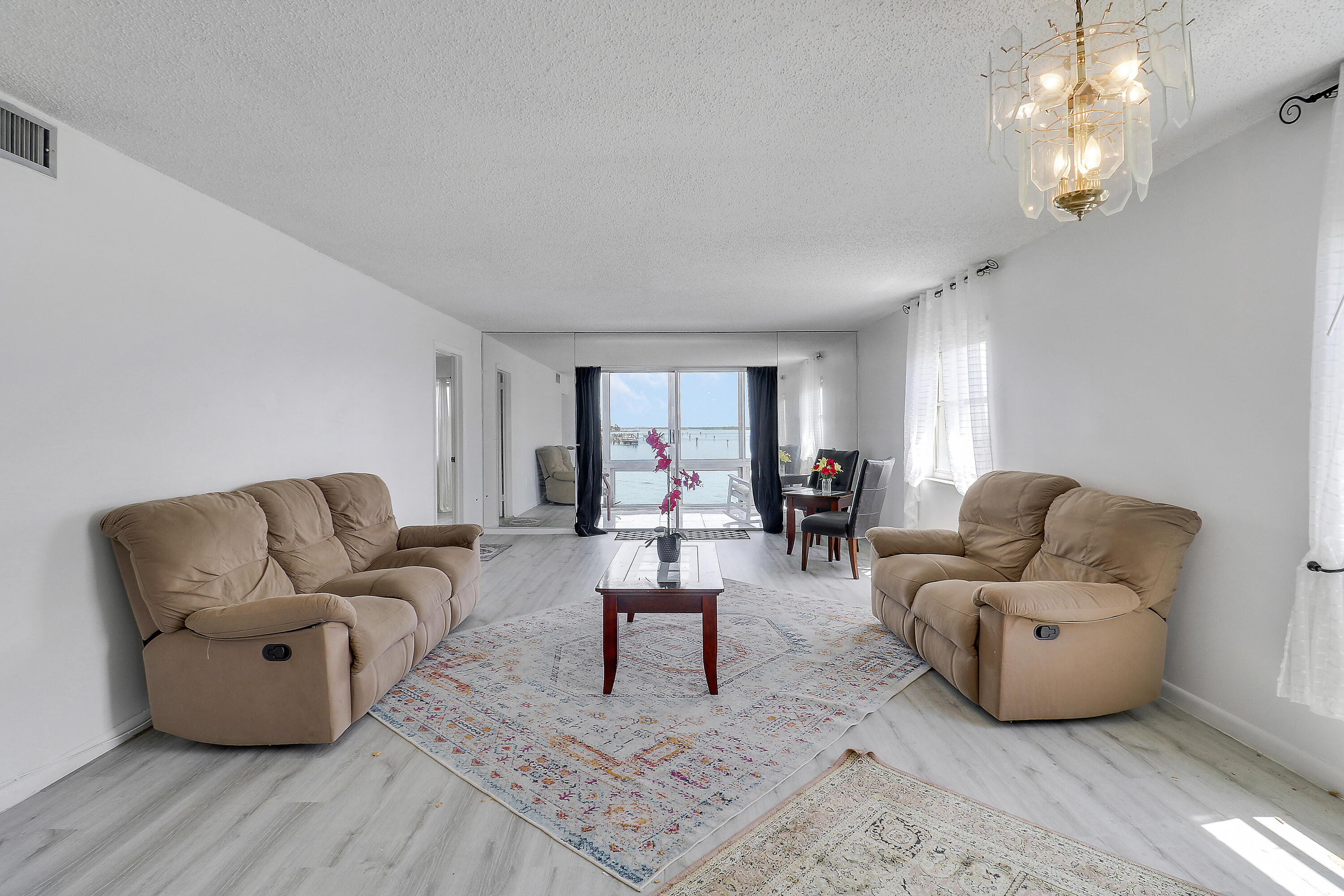 WILSHIRE WEST CONDOS - Residential Lease