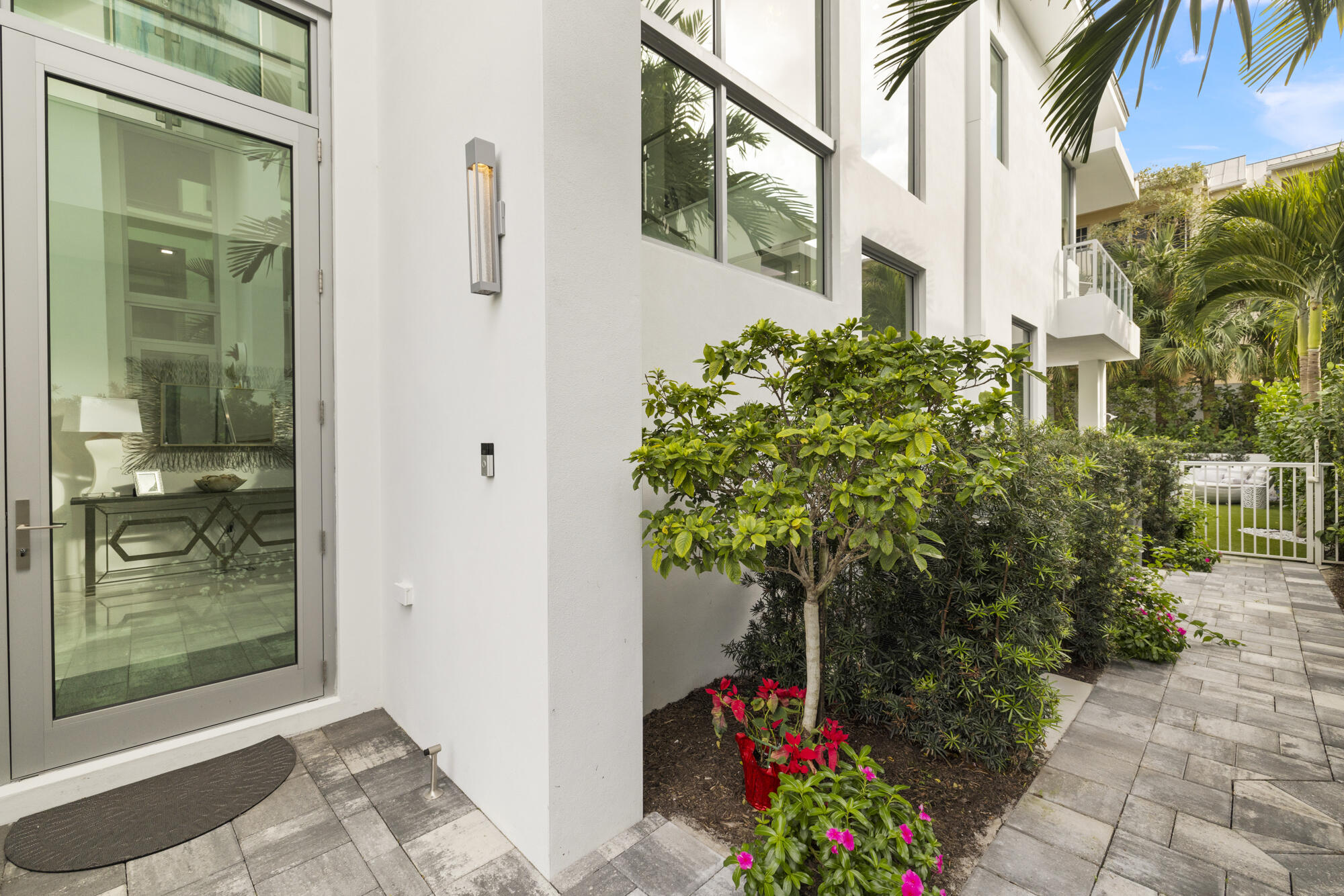 OCEAN ONE - Residential