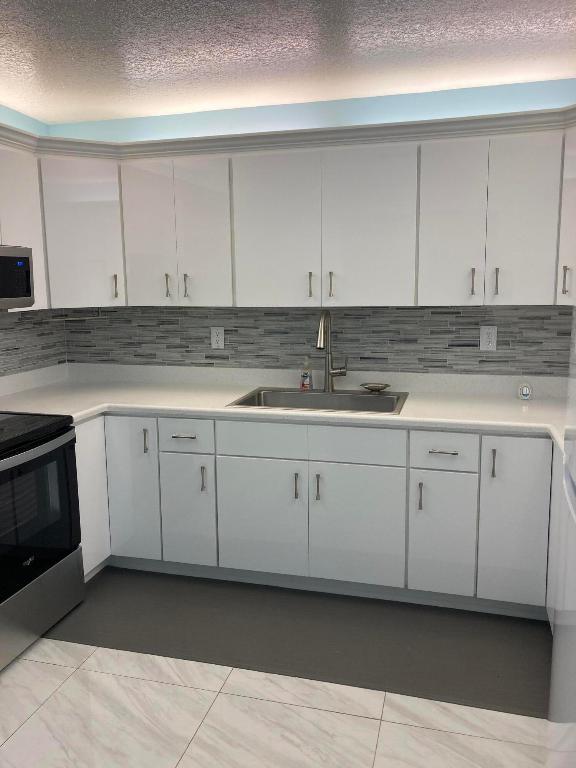 POPPLETON CREEK CONDO - Residential Lease
