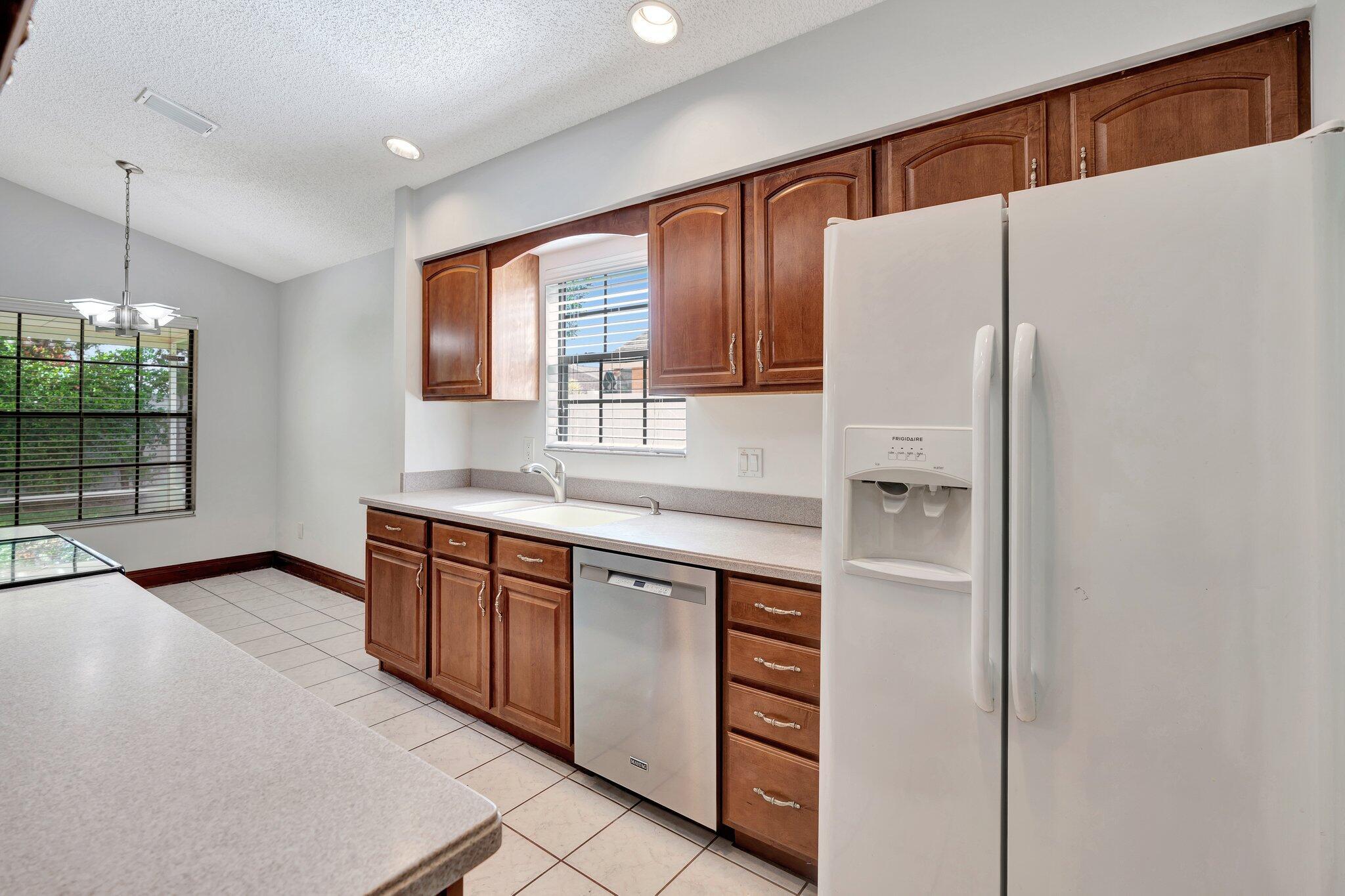 THE HEIGHTS OF NORTH PALM BEACH - Residential Lease