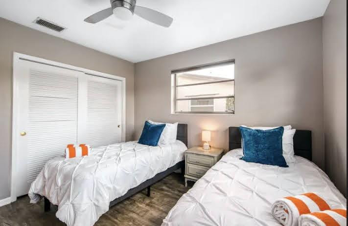 HOLLYWOOD HILLS AMEN PLAT - Residential