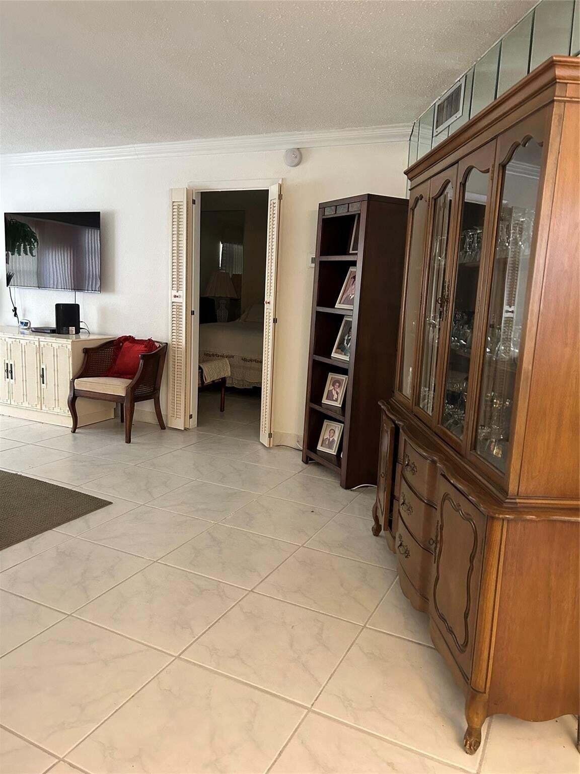 TOPAZ NORTH CONDO - Residential Lease