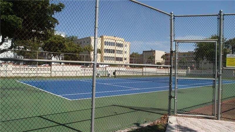 TOPAZ NORTH CONDO - Residential Lease