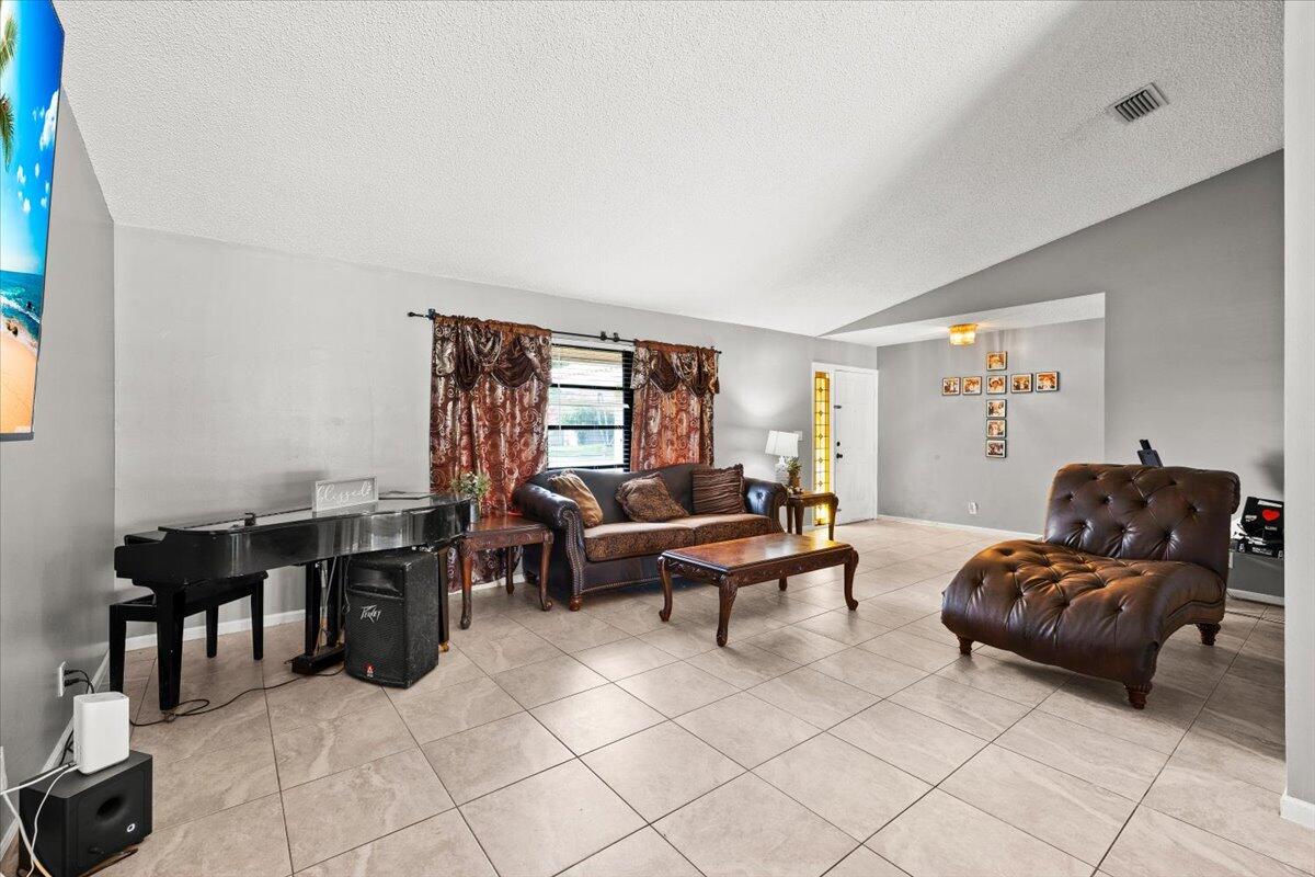 SUGAR POND MANOR OF WELLINGTON - Residential