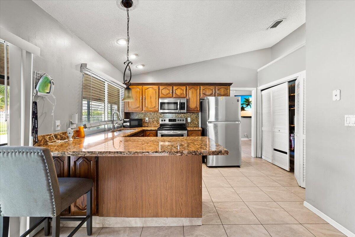 SUGAR POND MANOR OF WELLINGTON - Residential