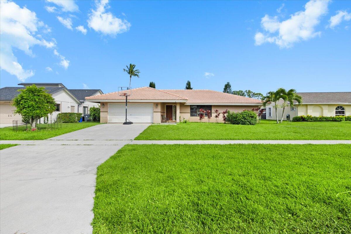 SUGAR POND MANOR OF WELLINGTON - Residential