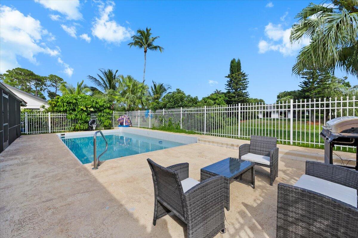 SUGAR POND MANOR OF WELLINGTON - Residential