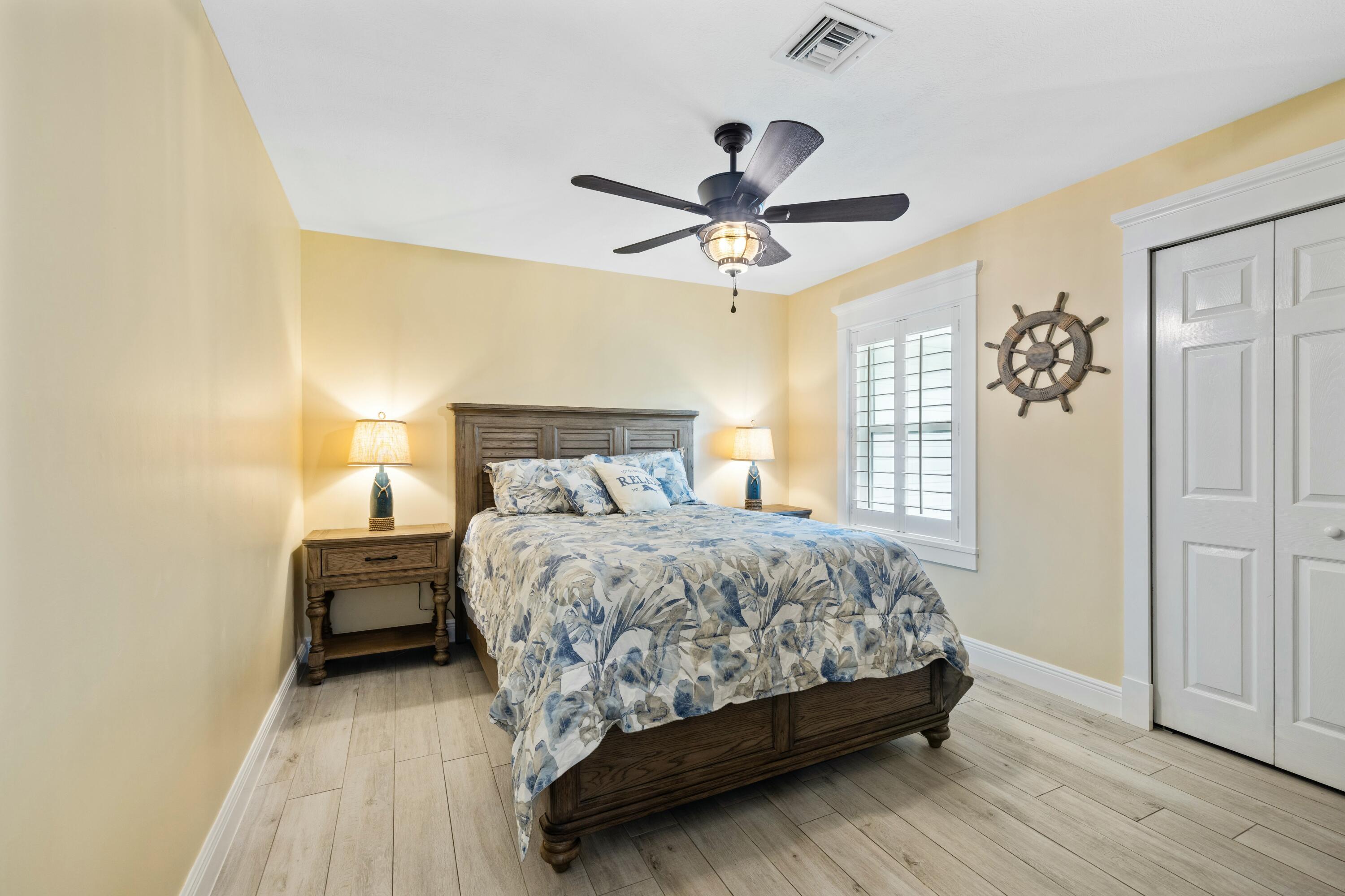 LIGHTHOUSE POINT - Residential