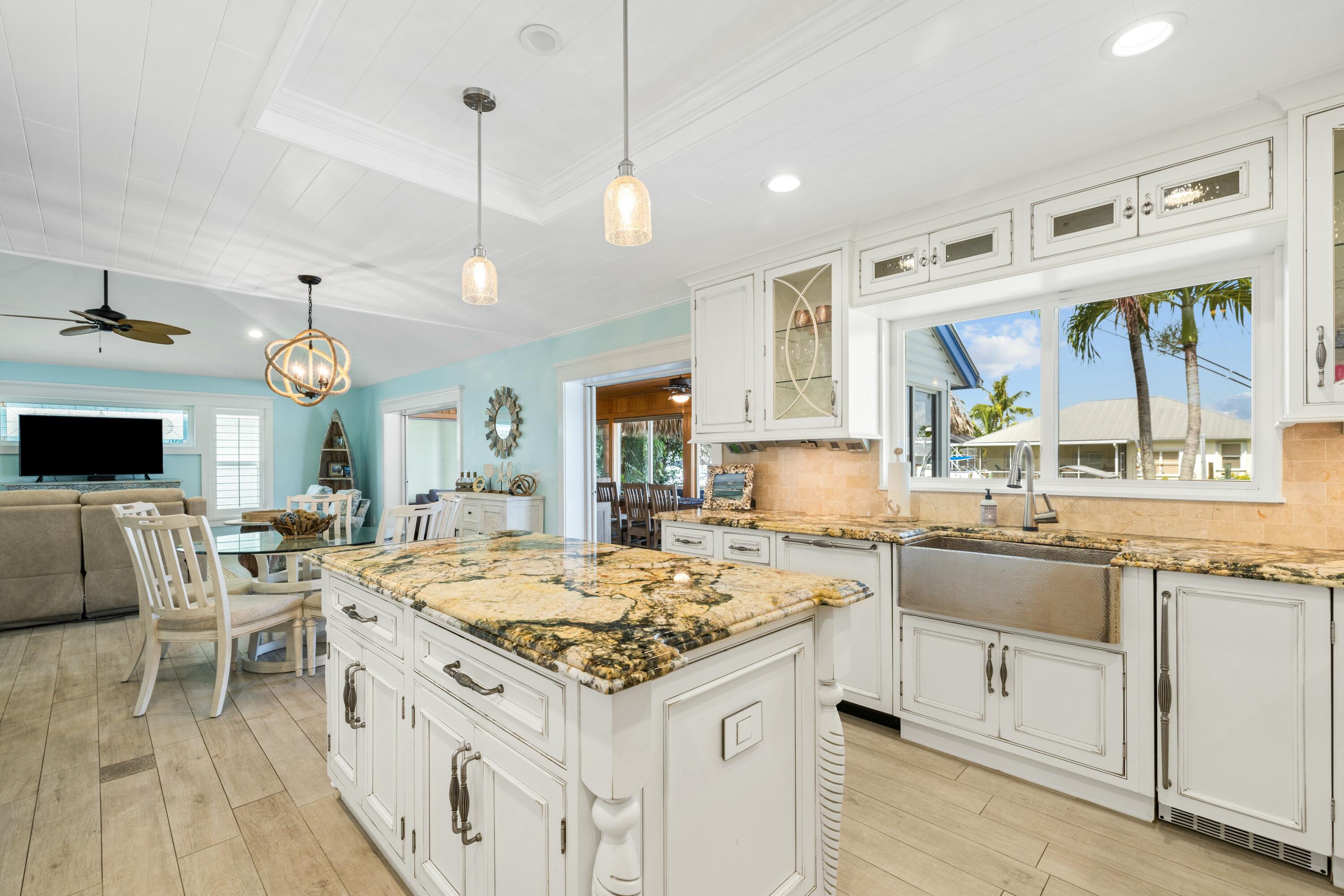 LIGHTHOUSE POINT - Residential