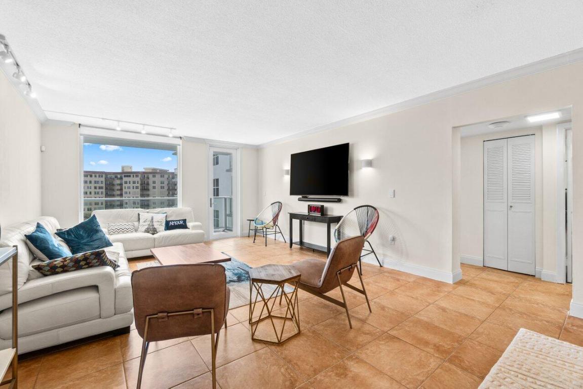 PATRICIAN OF PALM BEACH CONDO - Residential
