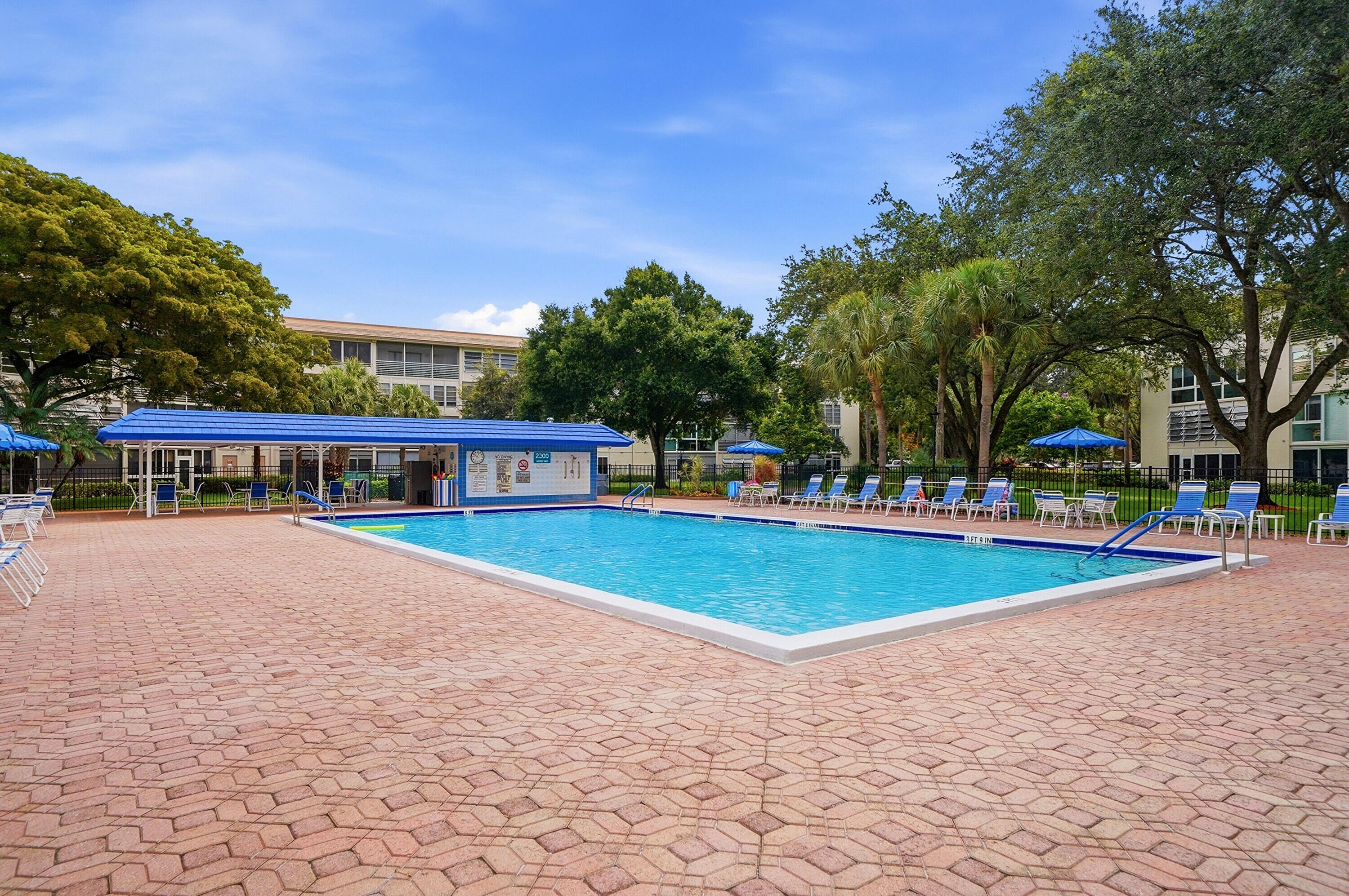 LUCAYA VILLAGE 1-A CONDO - Residential