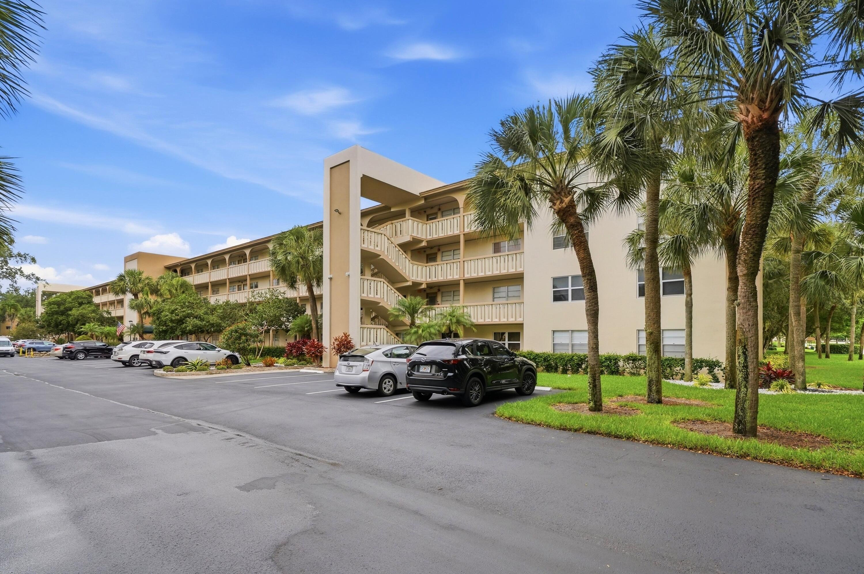 LUCAYA VILLAGE 1-A CONDO - Residential