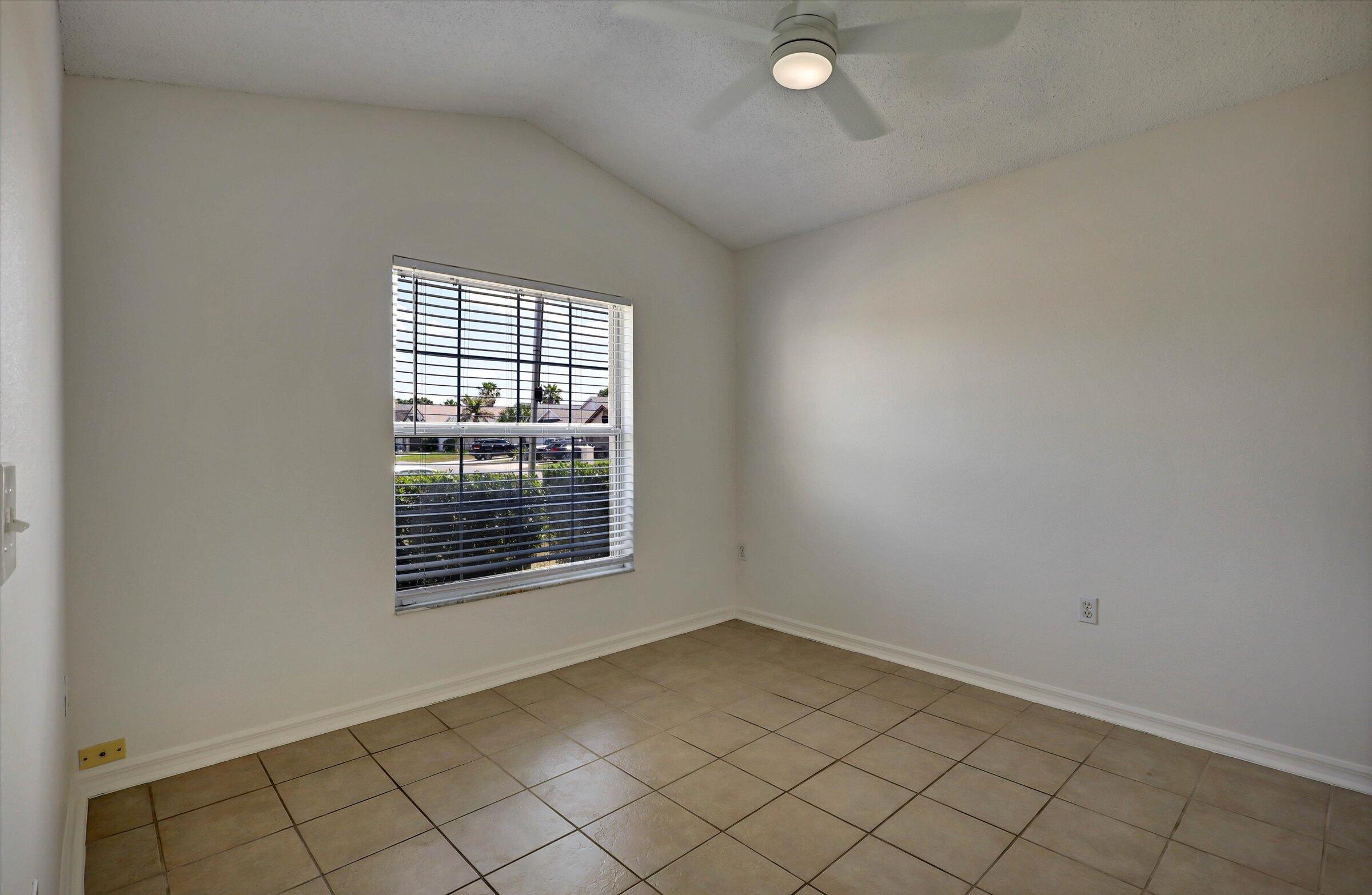 FAIRWAYS LAKE ESTATES PHASE FOUR - Residential