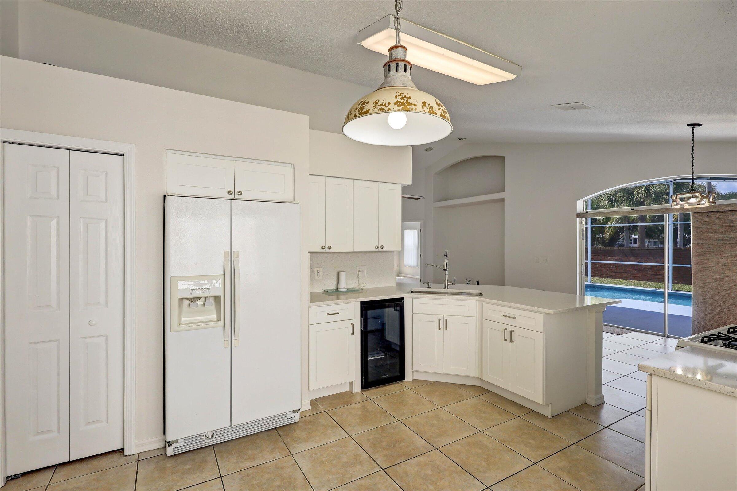 FAIRWAYS LAKE ESTATES PHASE FOUR - Residential