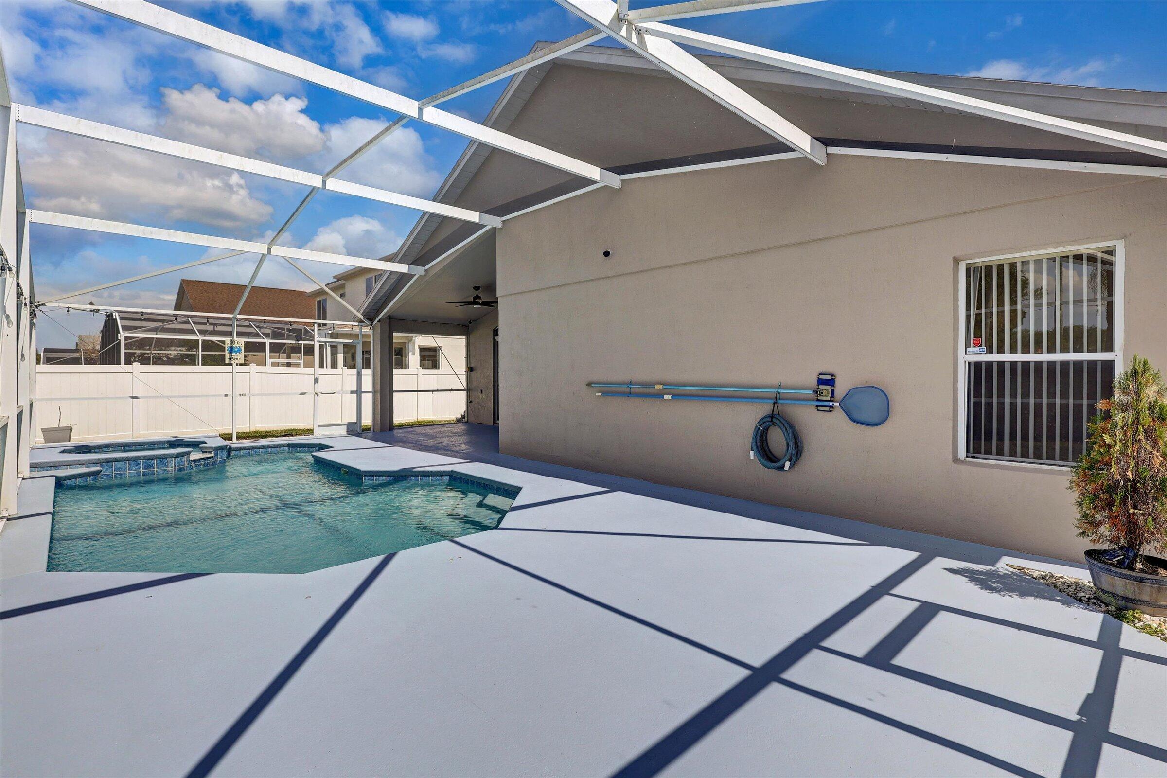FAIRWAYS LAKE ESTATES PHASE FOUR - Residential