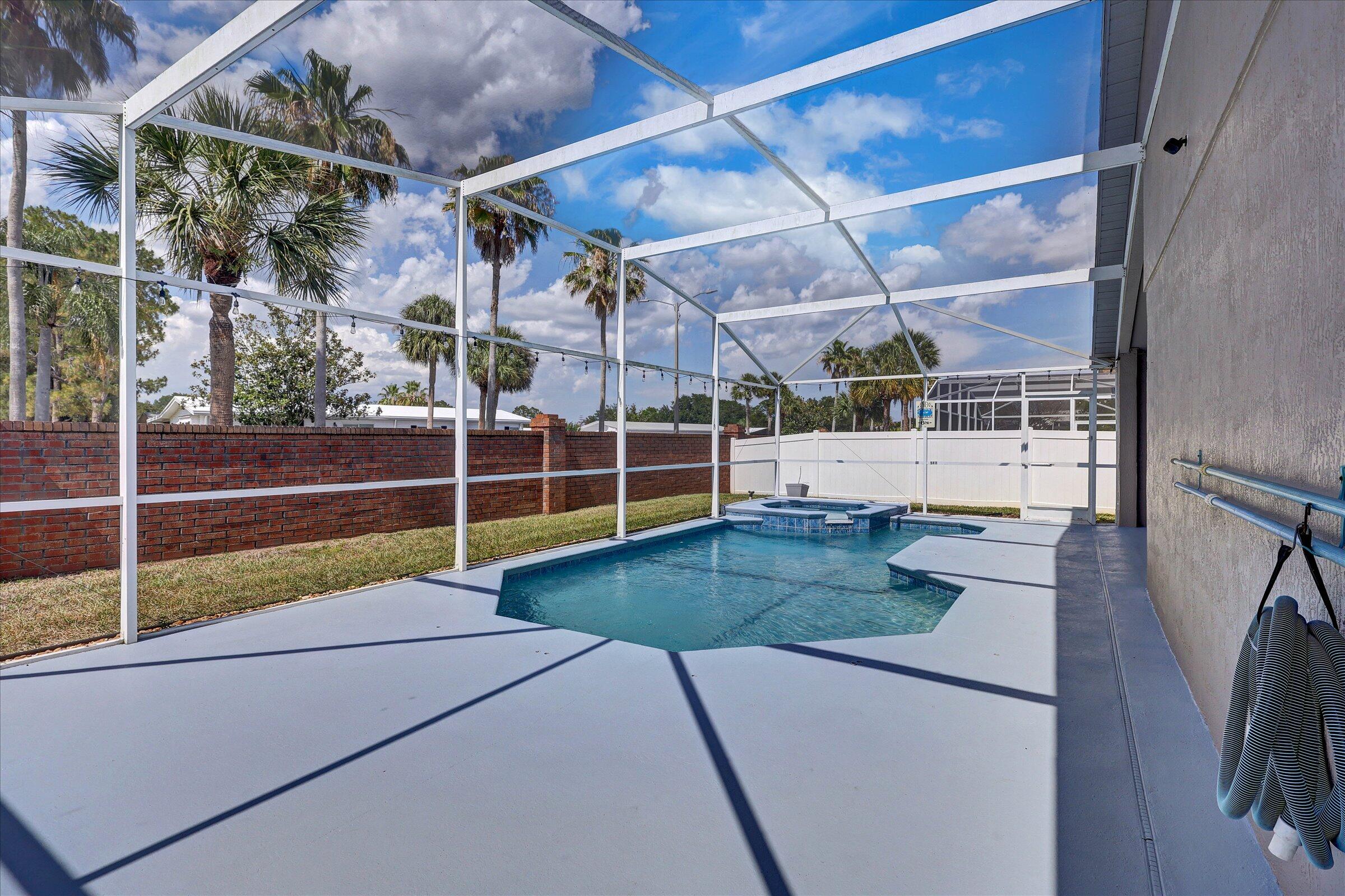 FAIRWAYS LAKE ESTATES PHASE FOUR - Residential