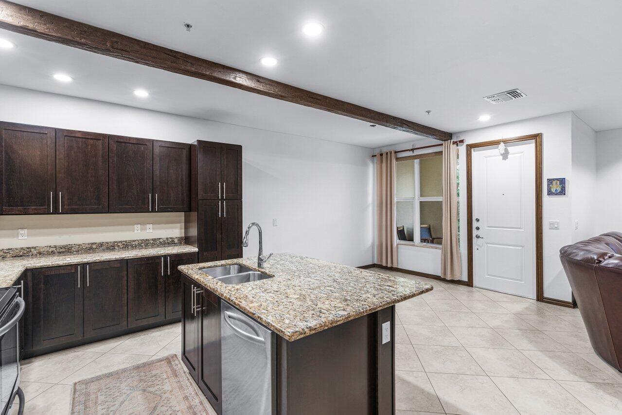BLUE LAKE TOWNHOMES - Residential