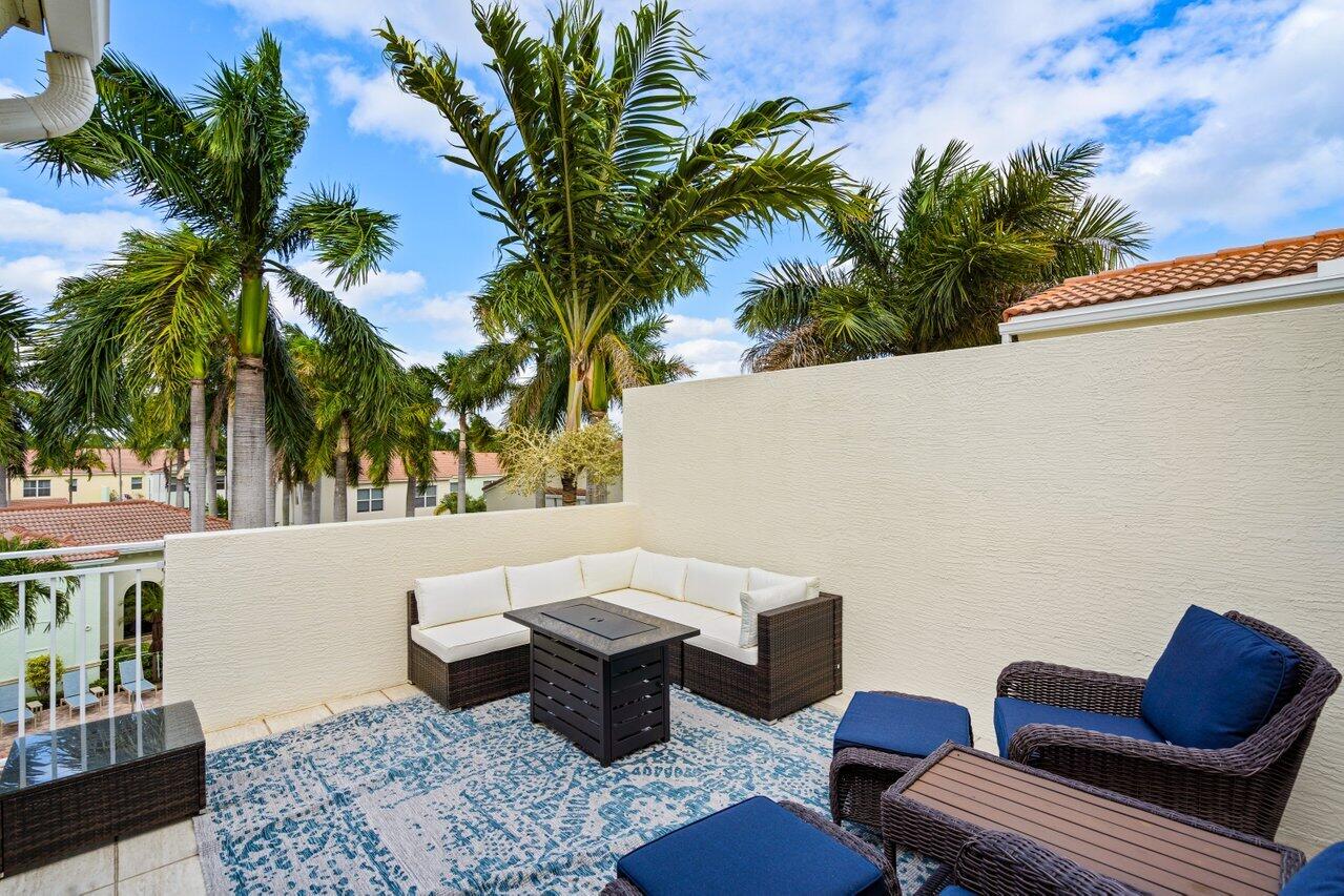 BLUE LAKE TOWNHOMES - Residential