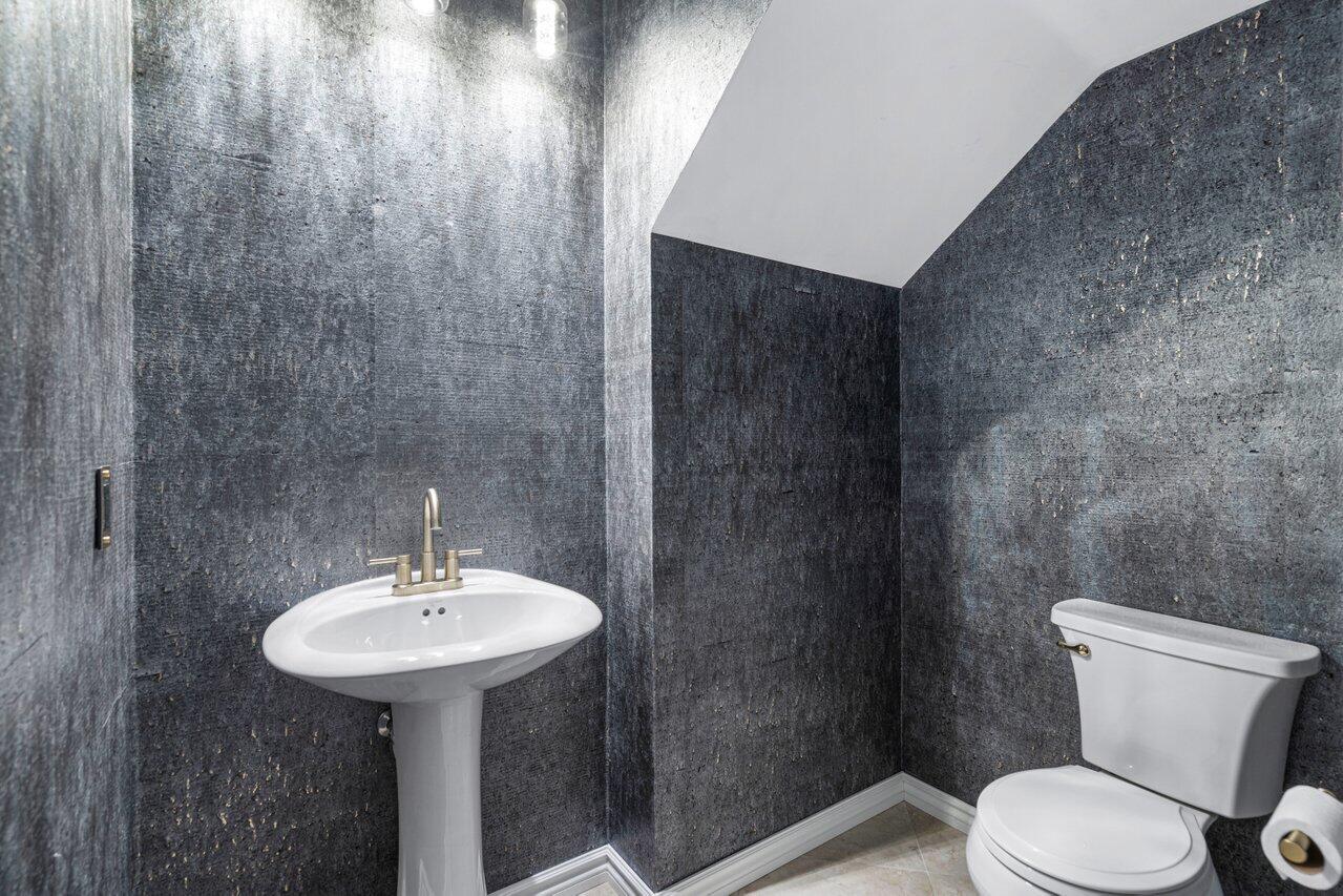 BLUE LAKE TOWNHOMES - Residential