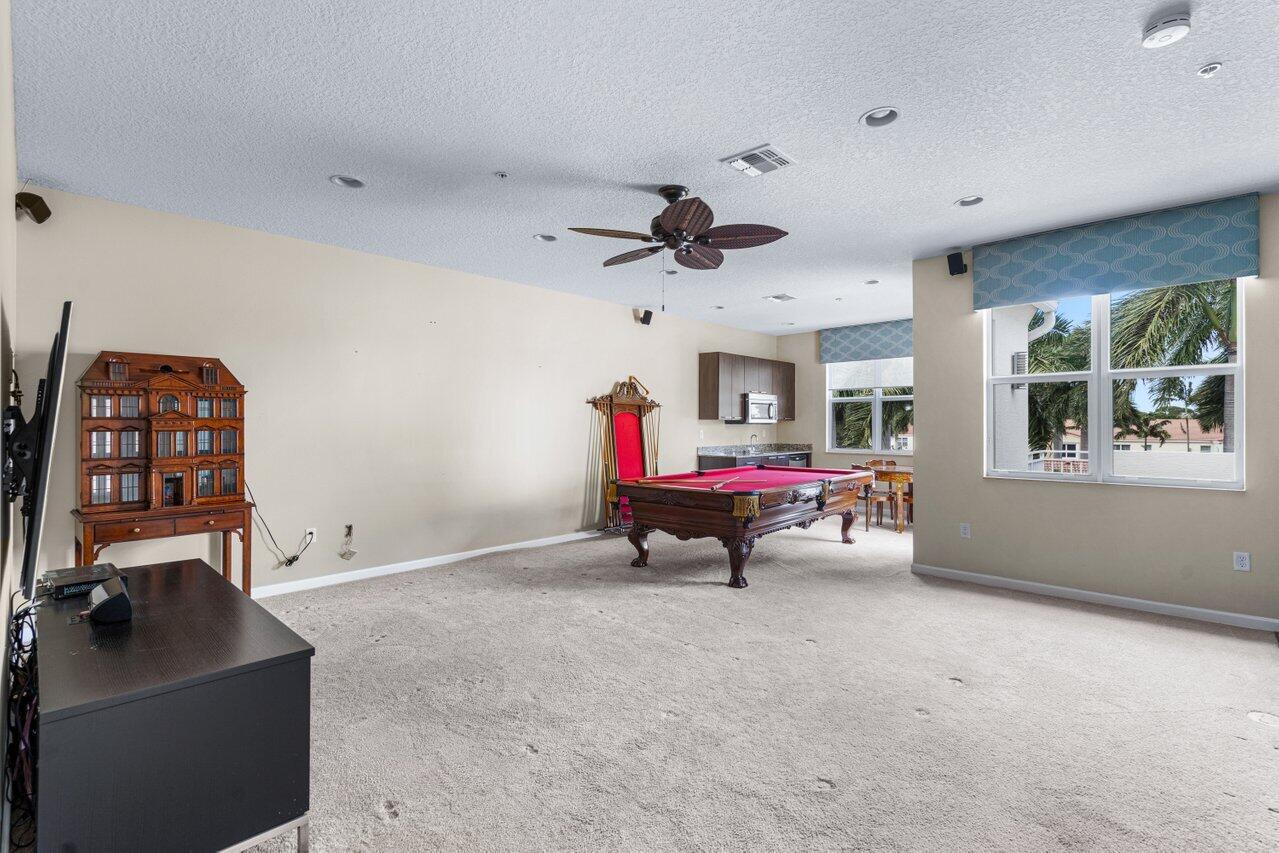 BLUE LAKE TOWNHOMES - Residential