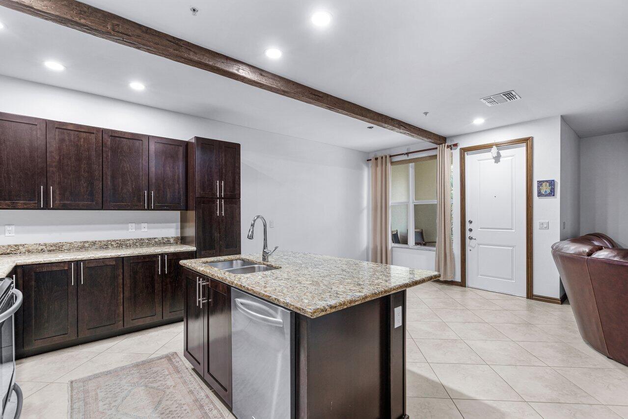 BLUE LAKE TOWNHOMES - Residential