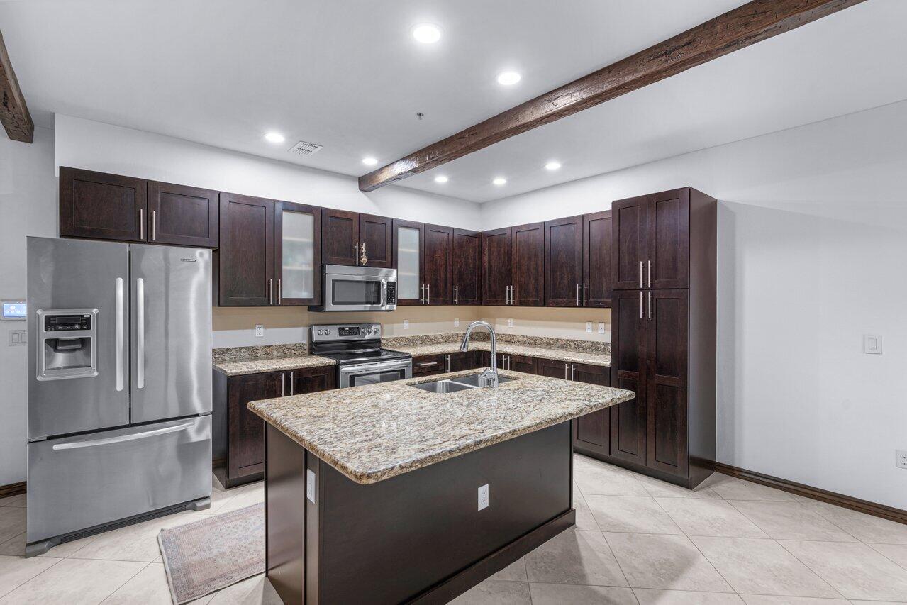 BLUE LAKE TOWNHOMES - Residential