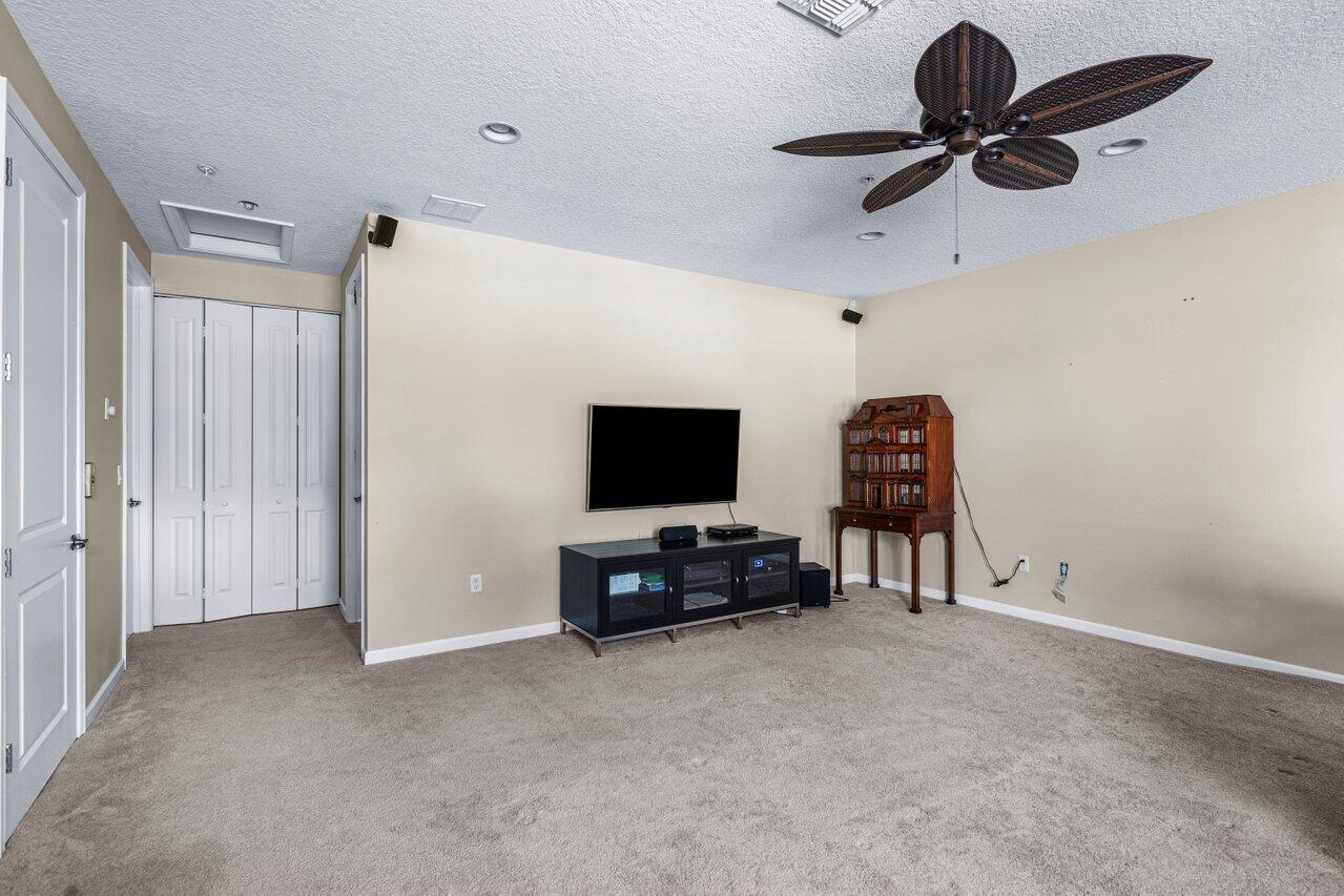 BLUE LAKE TOWNHOMES - Residential