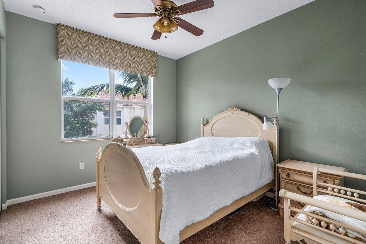 BLUE LAKE TOWNHOMES - Residential