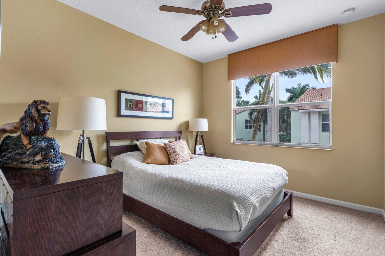 BLUE LAKE TOWNHOMES - Residential