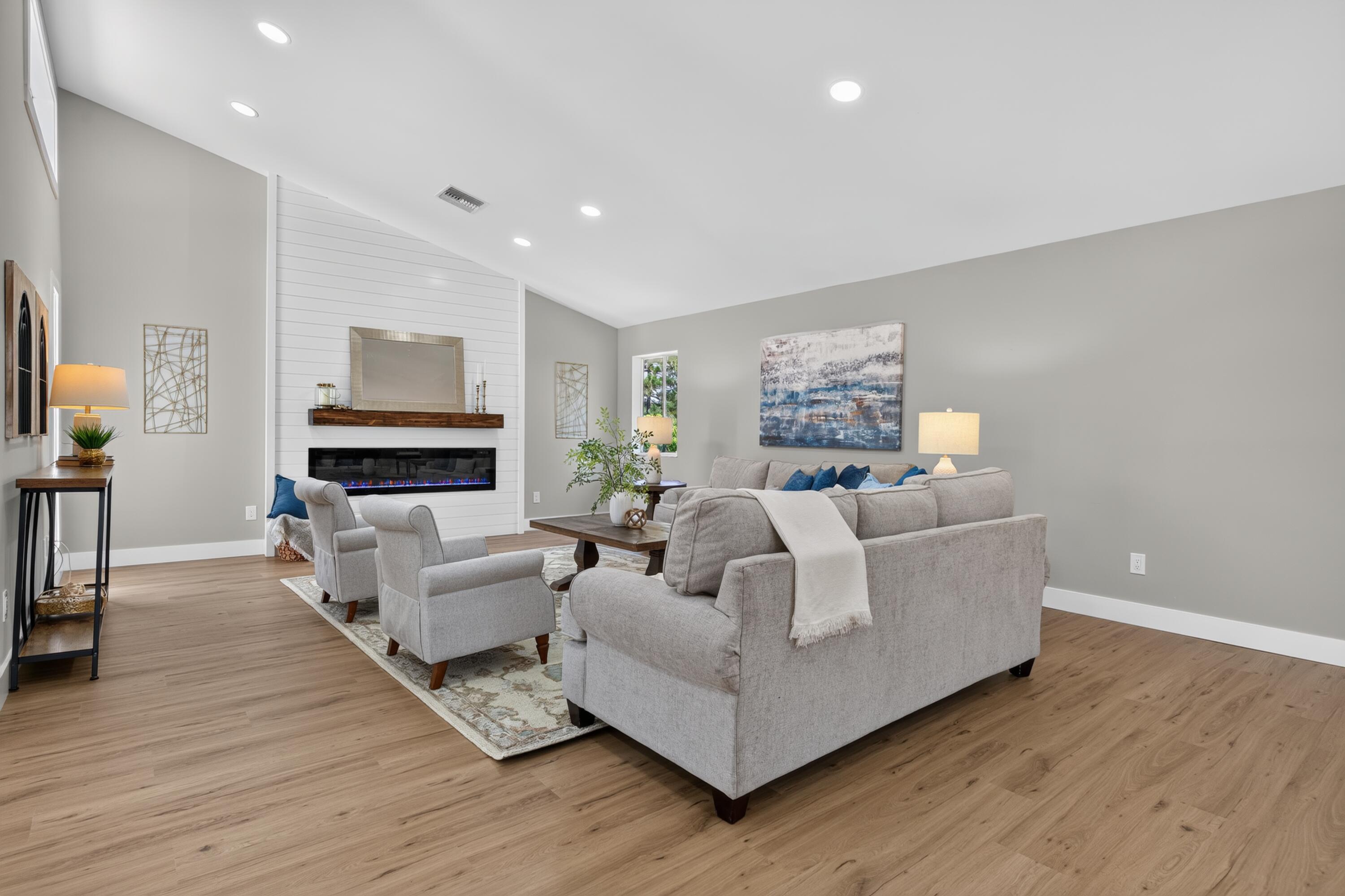 MID-RIVERS YACHT AND COUNTRY CLUB (AKA EVERGREEN C - Residential