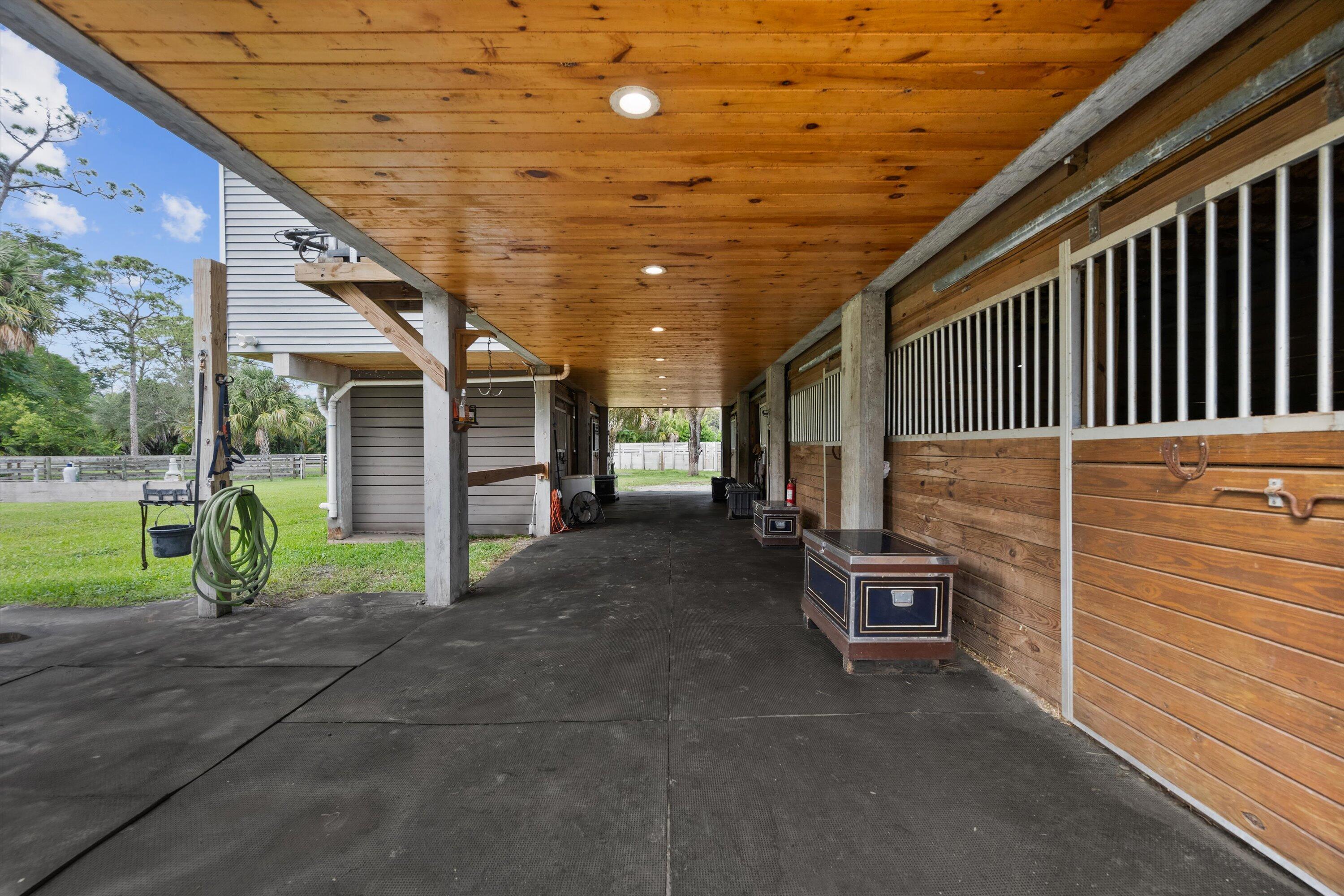 LOXAHATCHEE GROVES - Residential