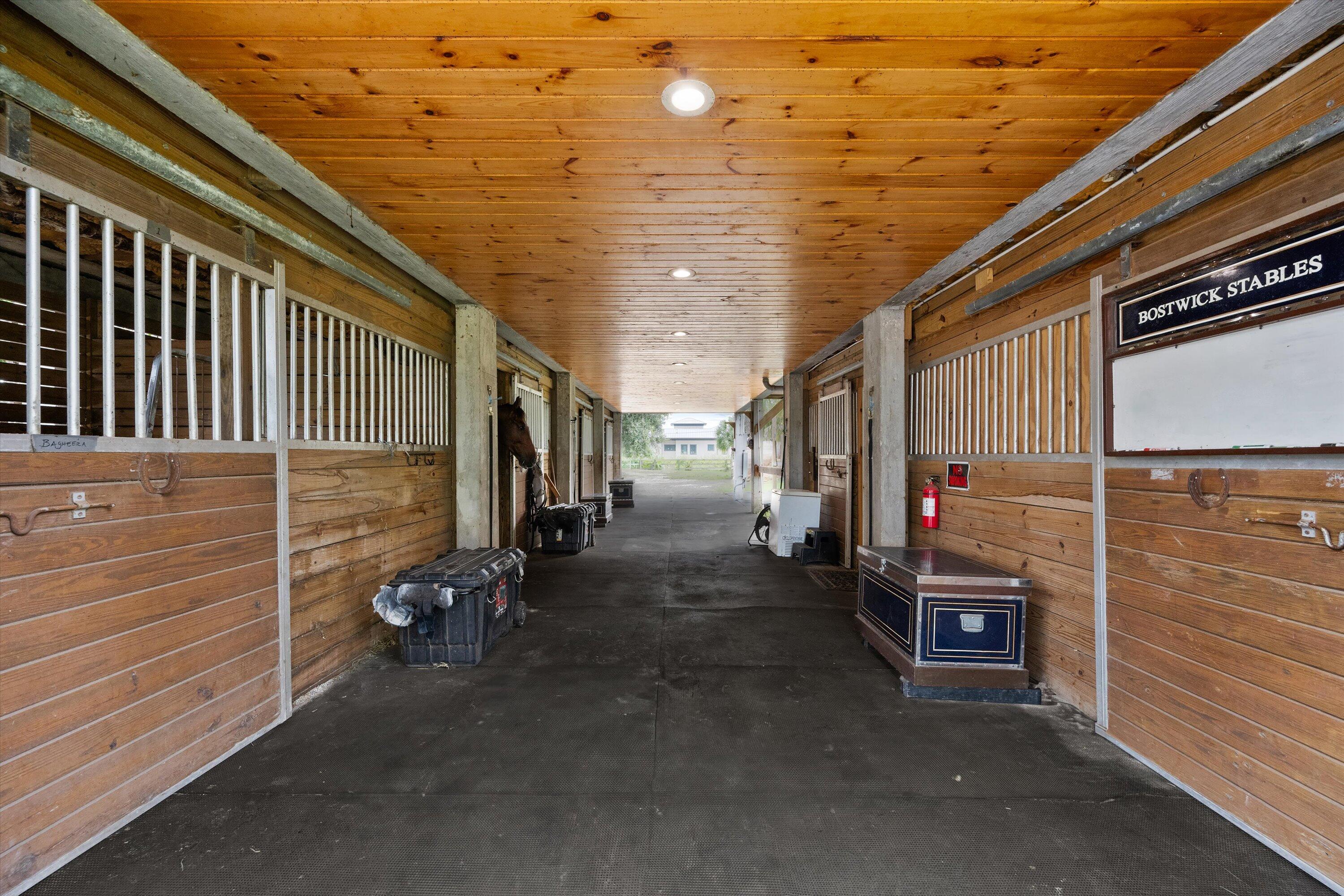 LOXAHATCHEE GROVES - Residential