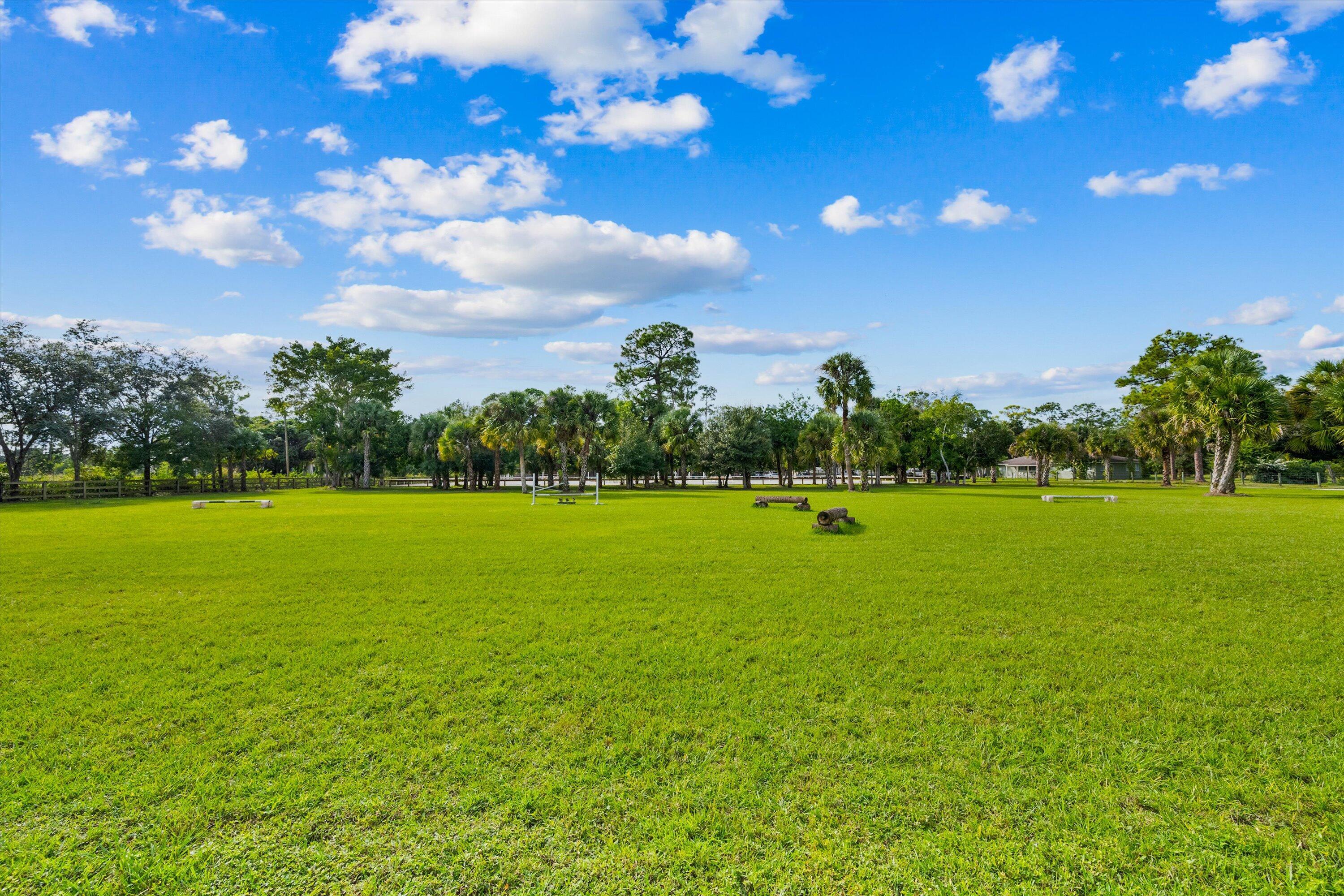 LOXAHATCHEE GROVES - Residential