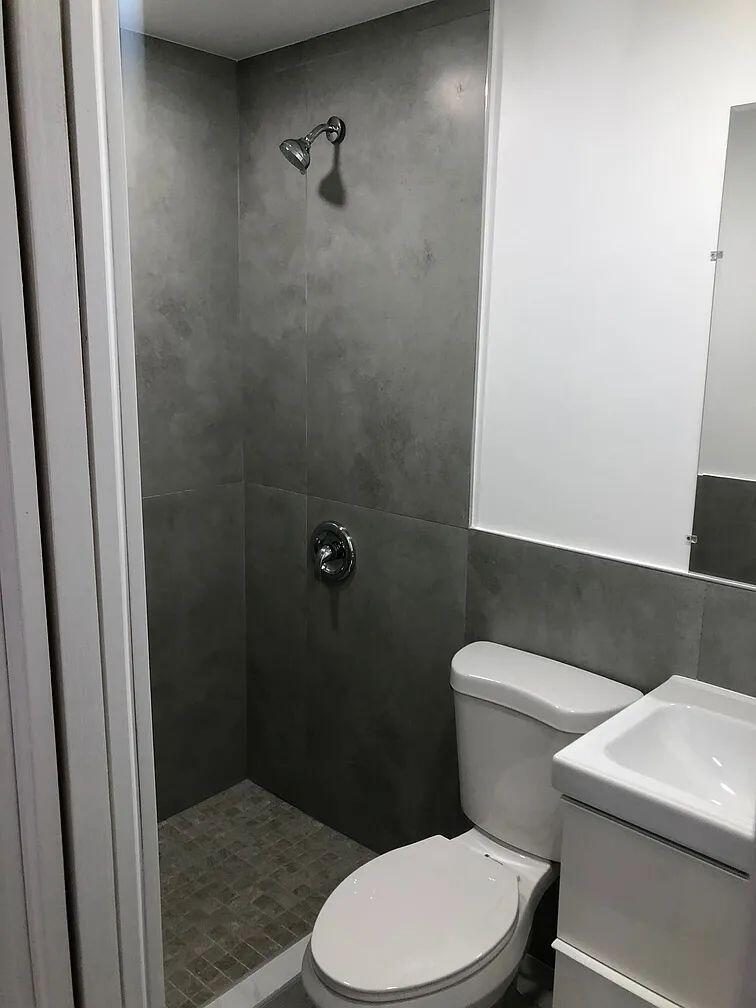HOLLYWOOD - Residential Lease