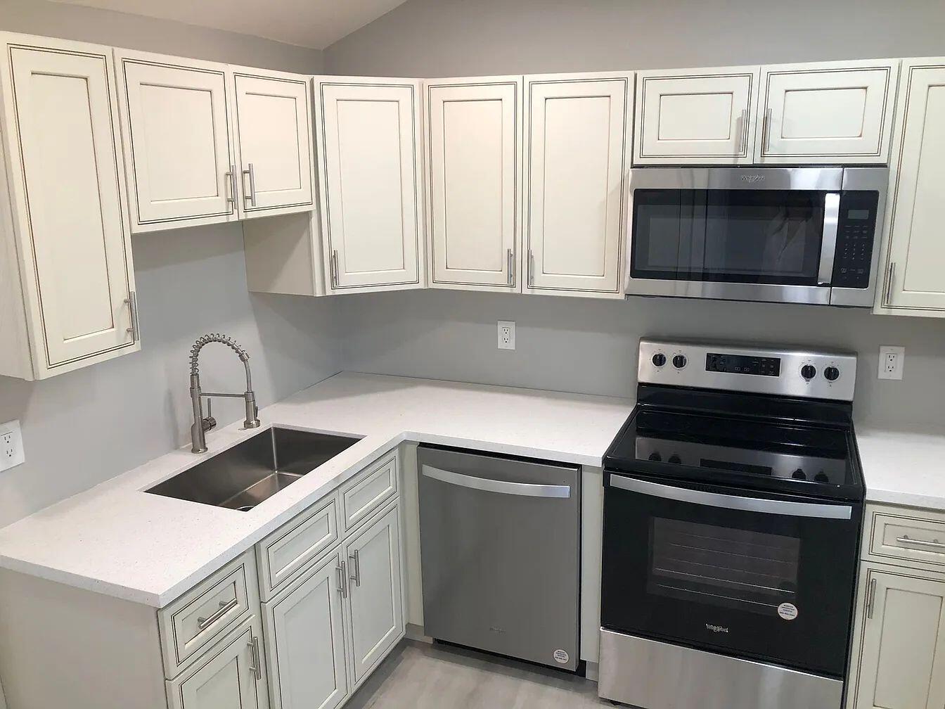 HOLLYWOOD - Residential Lease
