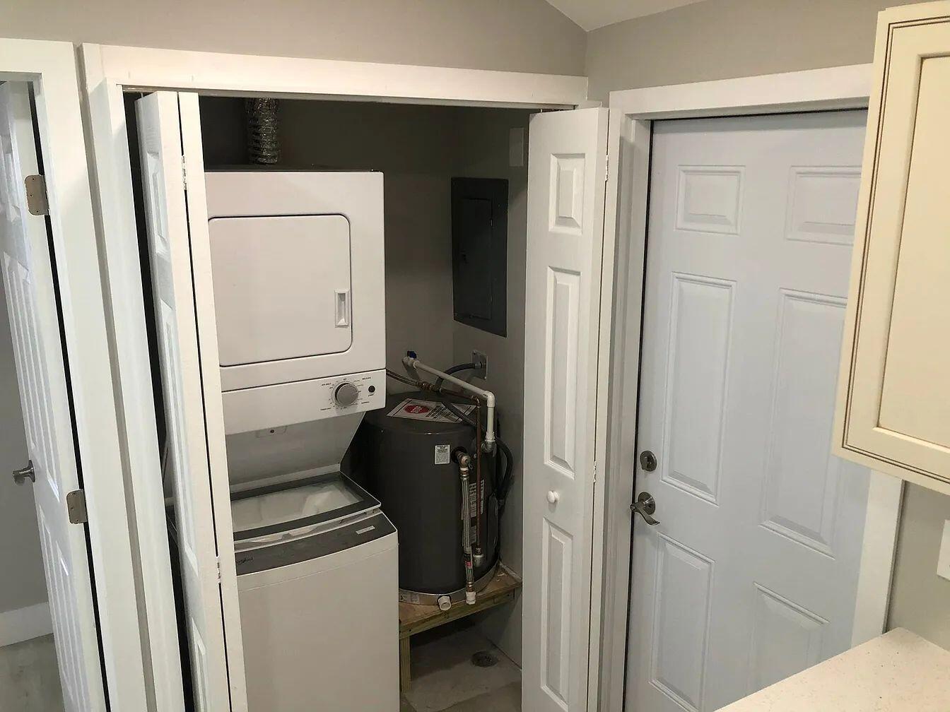 HOLLYWOOD - Residential Lease